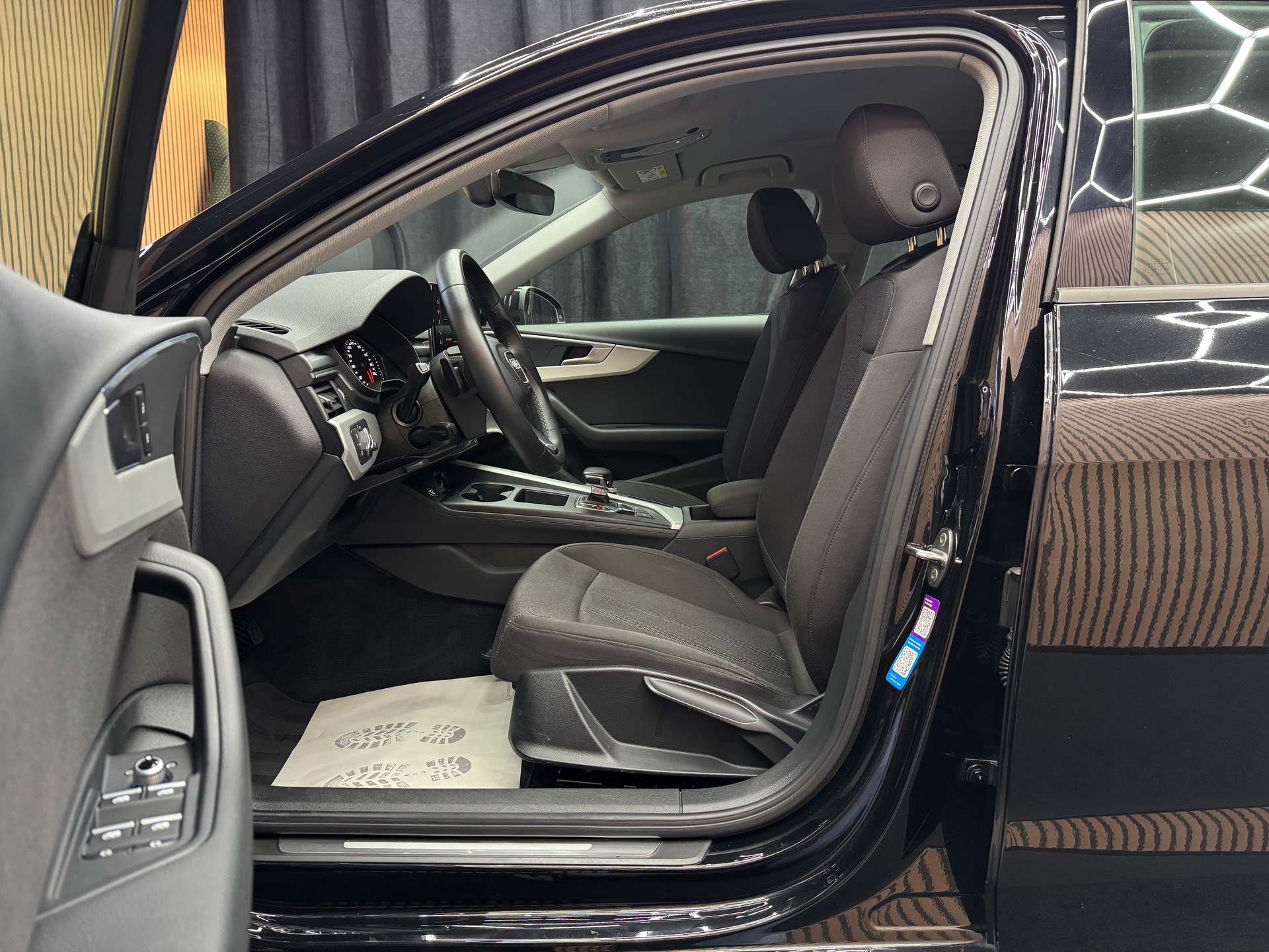 AUDI A4 Avant 2.0 35 TDI Attraction S-Tronic | 1 Jahr Garantie | Facelift | *ab CHF 249.-/ Monat*-image-10