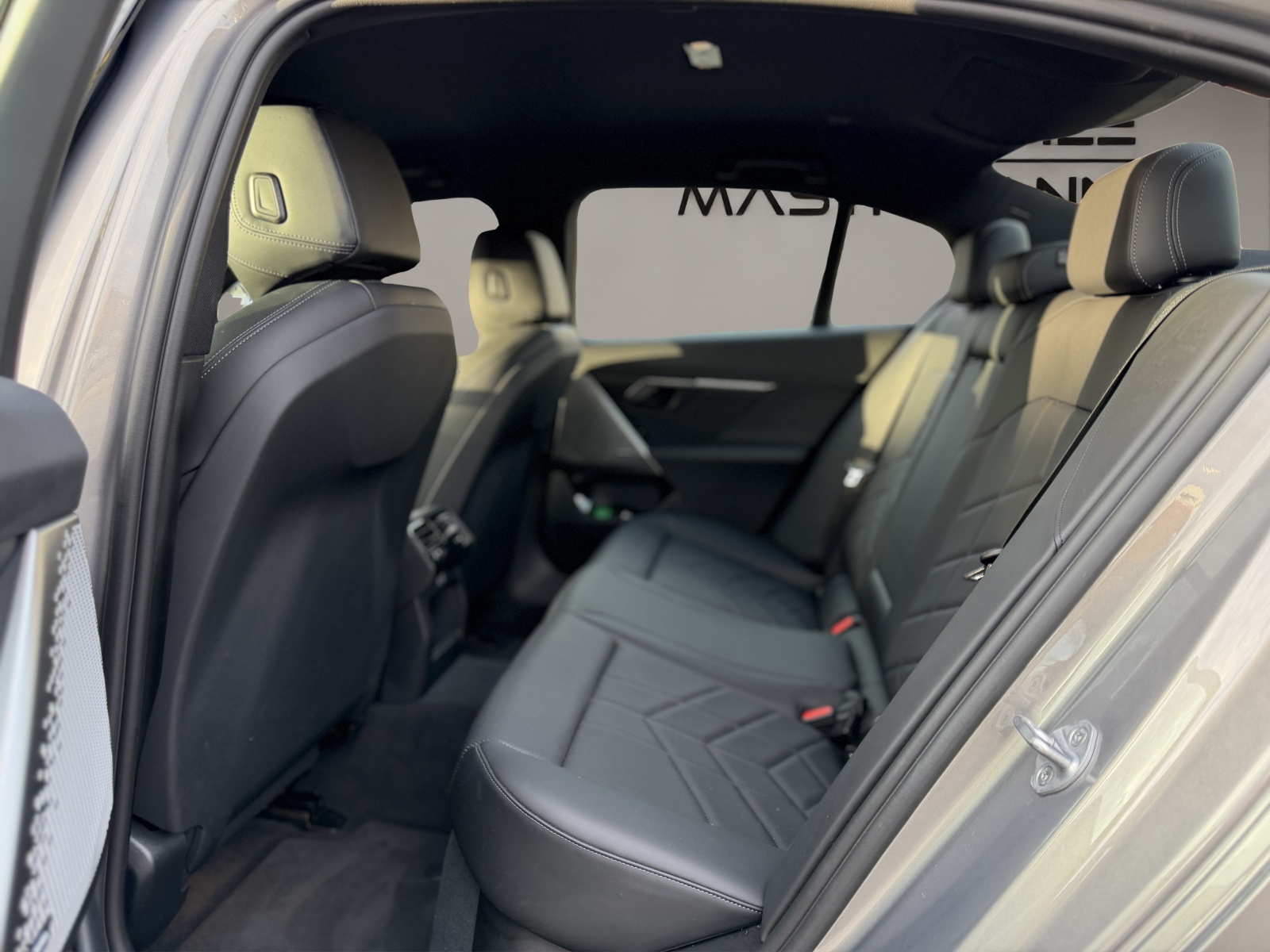 BMW 520d 48V M Sport Steptronic-image-17