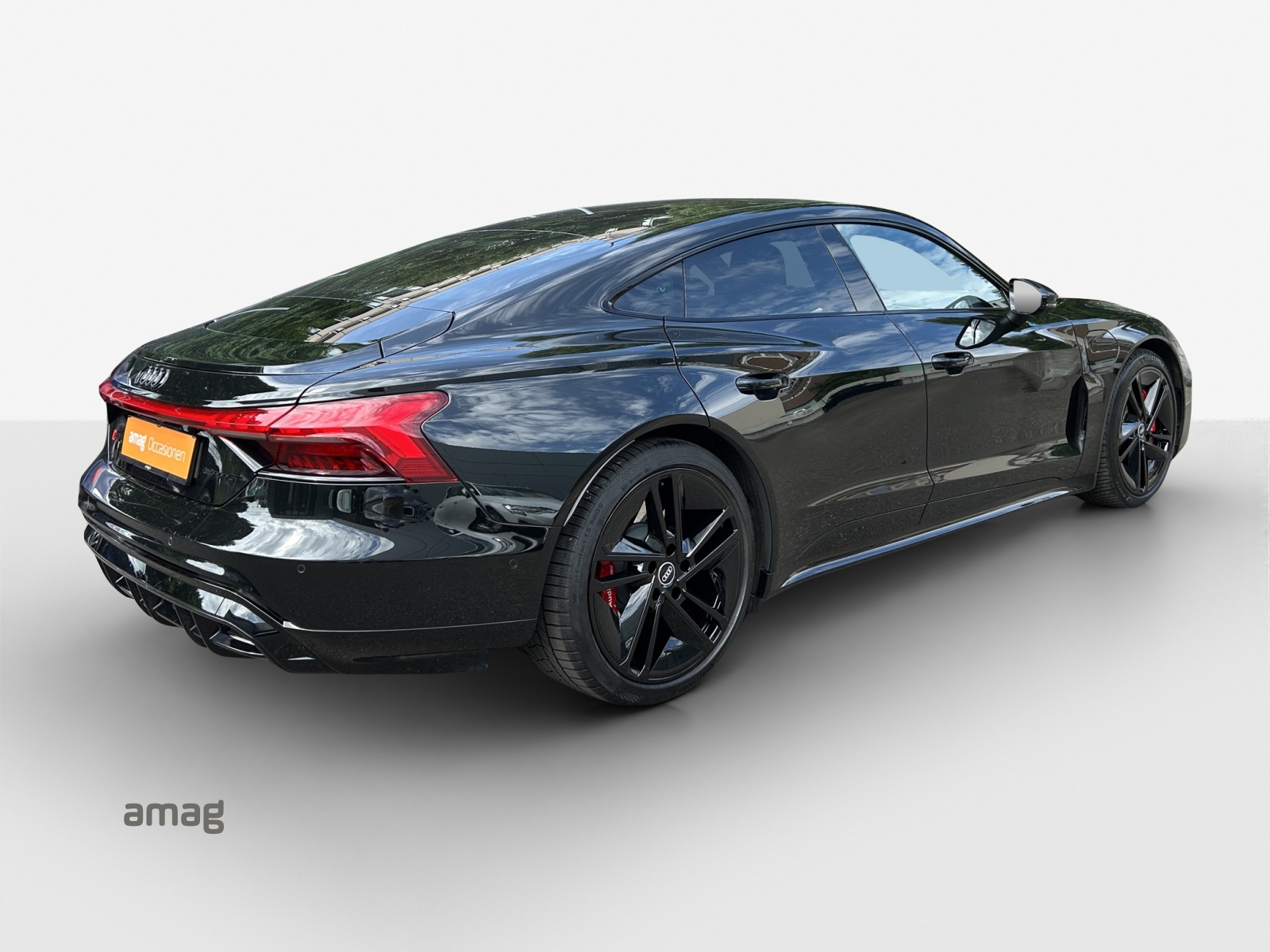 AUDI RS e-tron GT quattro-image-4