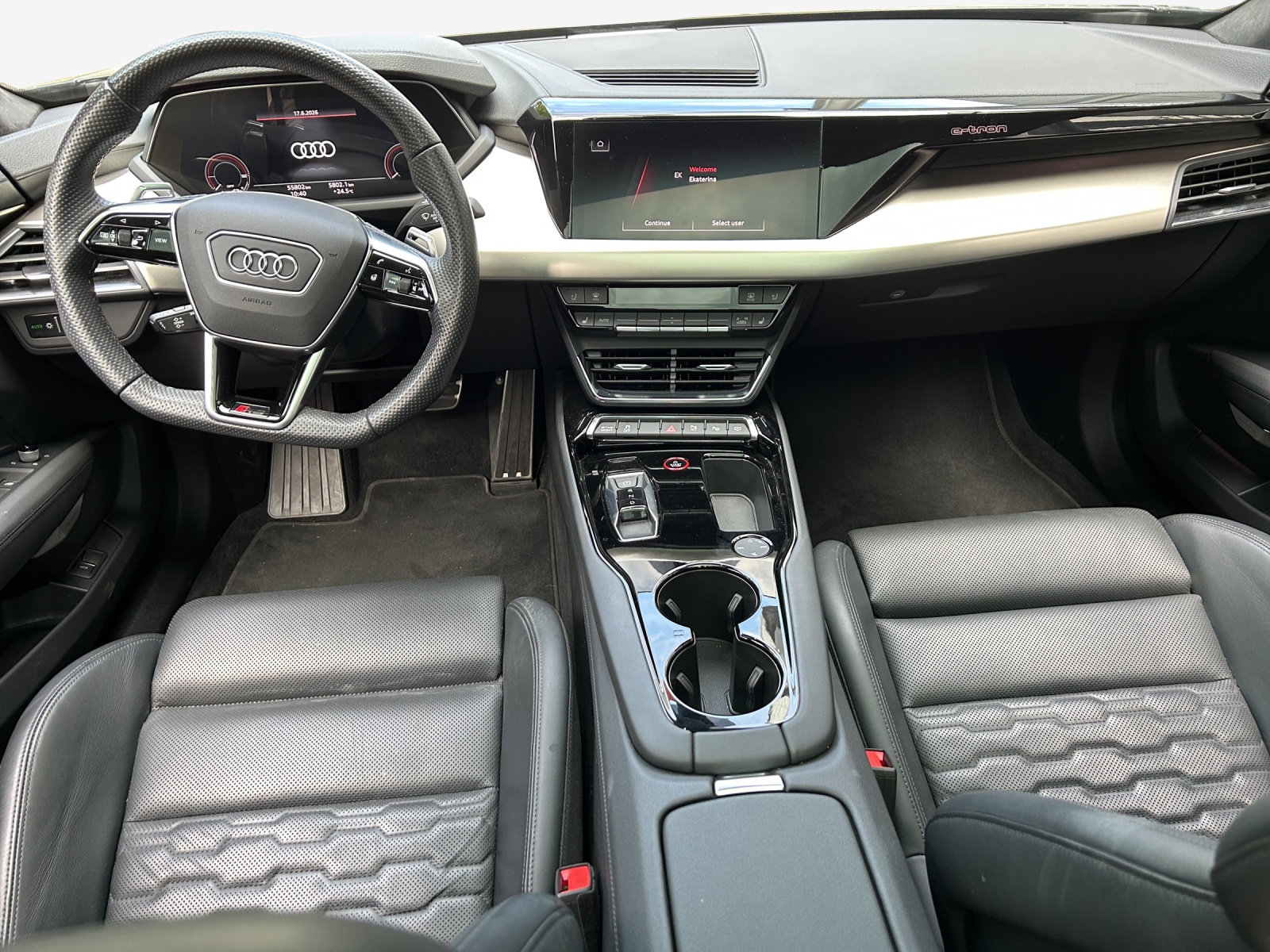 AUDI RS e-tron GT quattro-image-10