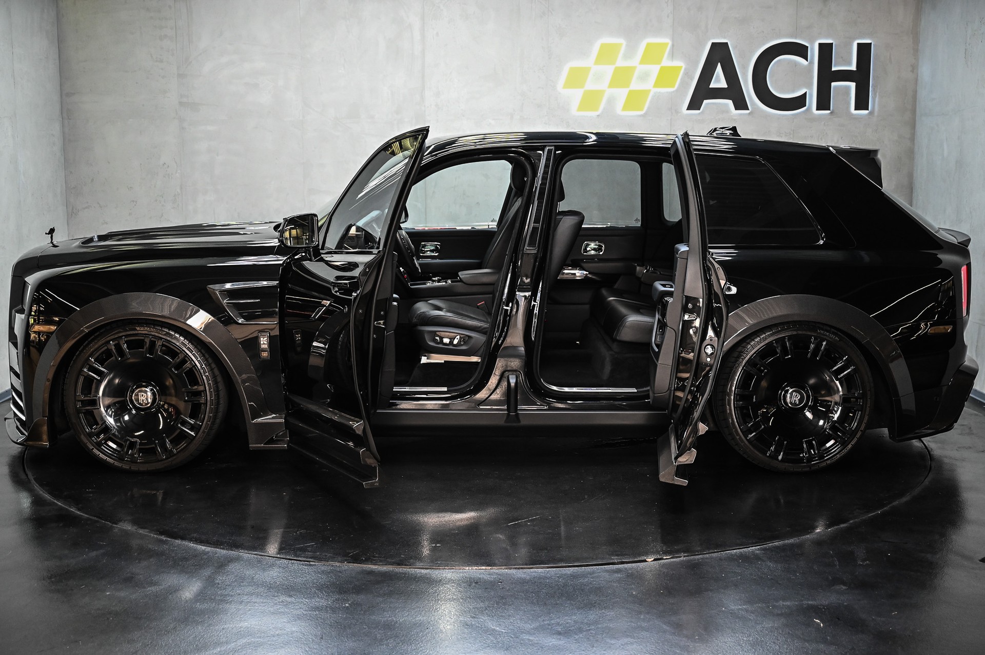 ROLLS-ROYCE Cullinan 6.7 V12 Black Badge KEYVANY HAYULA 1 of 20-image-12