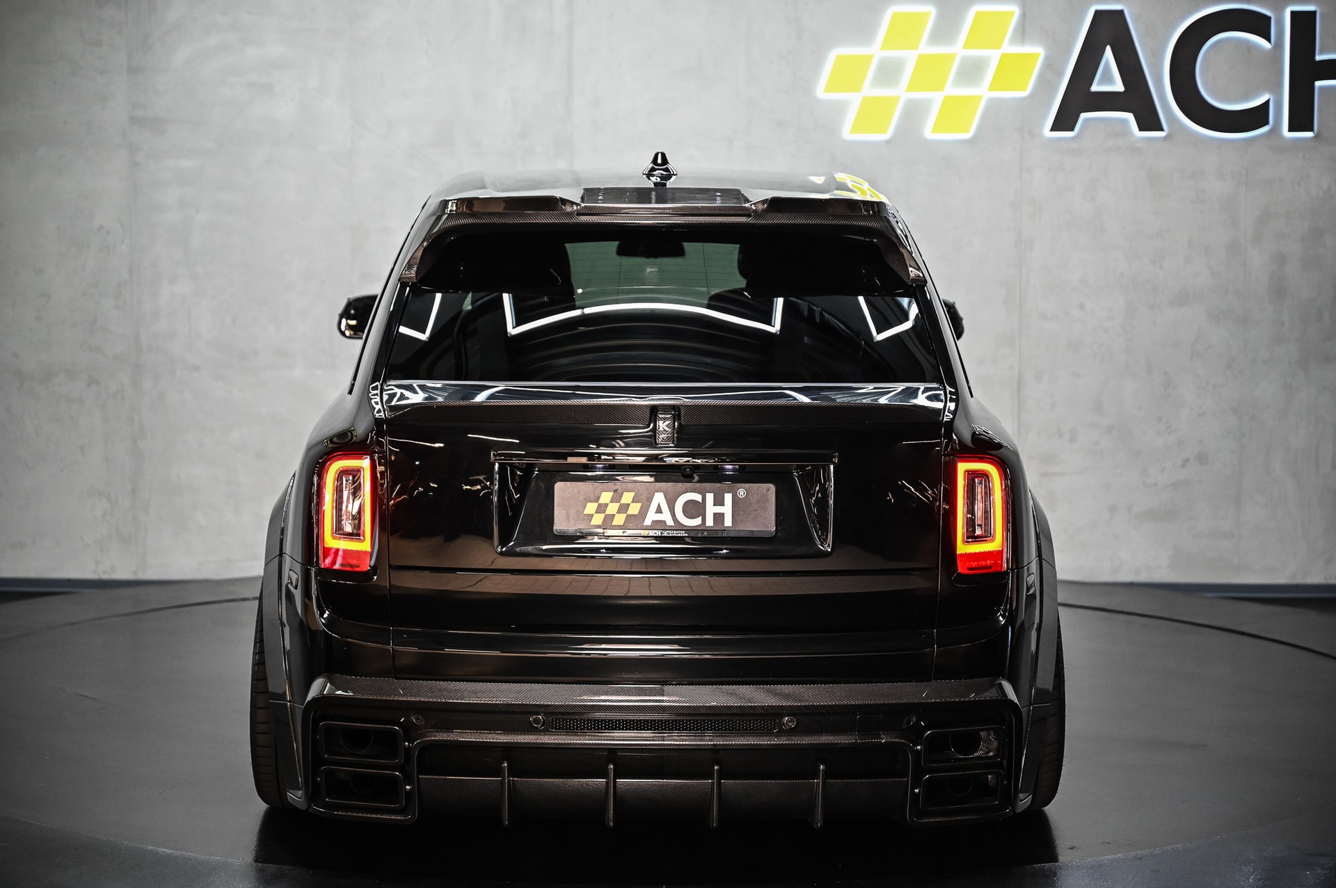 ROLLS-ROYCE Cullinan 6.7 V12 Black Badge KEYVANY HAYULA 1 of 20-image-7