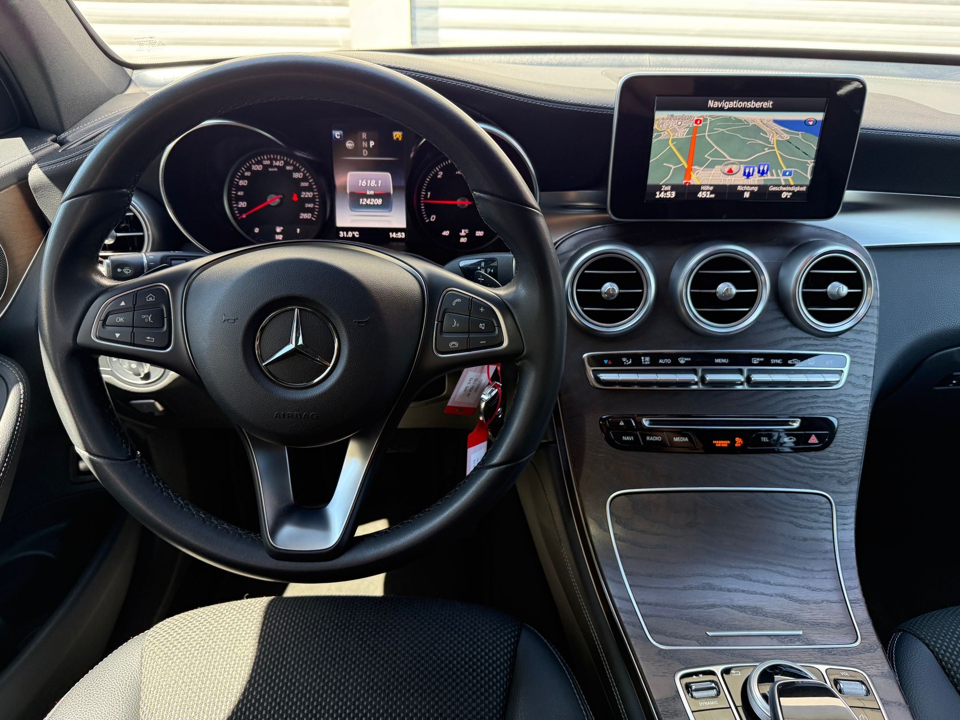 MERCEDES-BENZ GLC 250 d Exclusive 4m-image-12
