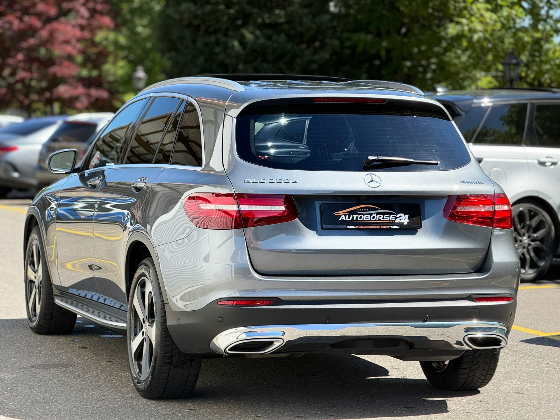 MERCEDES-BENZ GLC 250 d Exclusive 4m-showroom-element-3