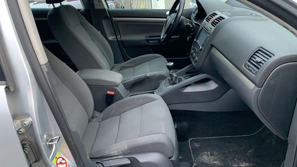 VW Golf 2.0 TDI Comfortline 4Motion-image-8