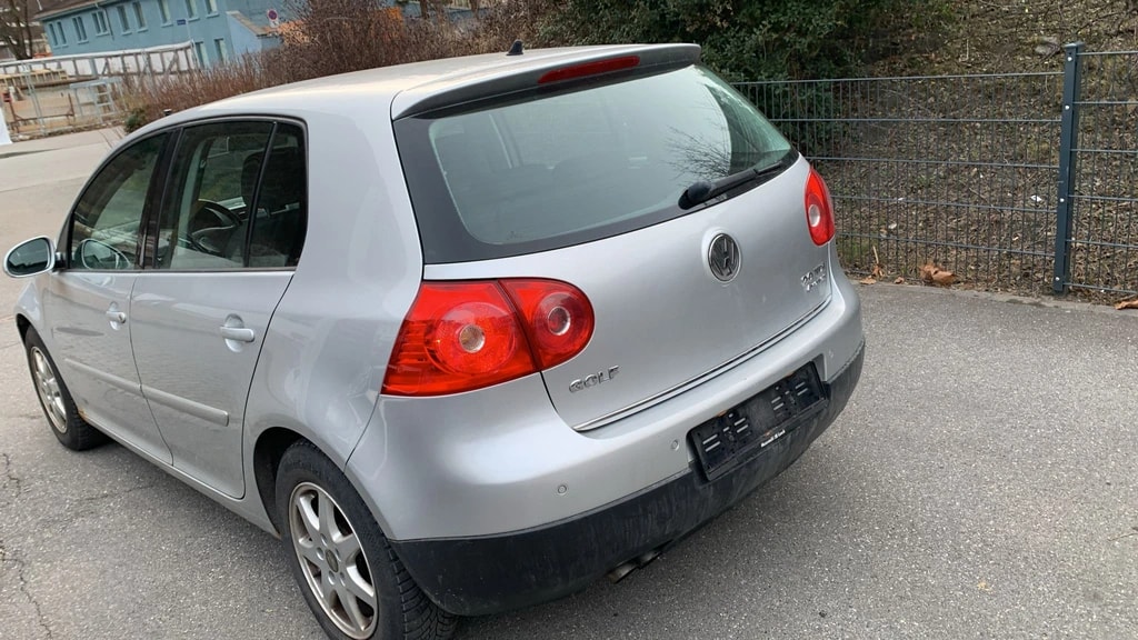 VW Golf 2.0 TDI Comfortline 4Motion-image-5