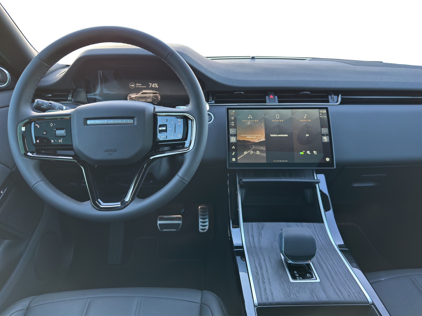 LAND ROVER Range Rover Evoque 1.5 T 270e Dynamic SE-image-3