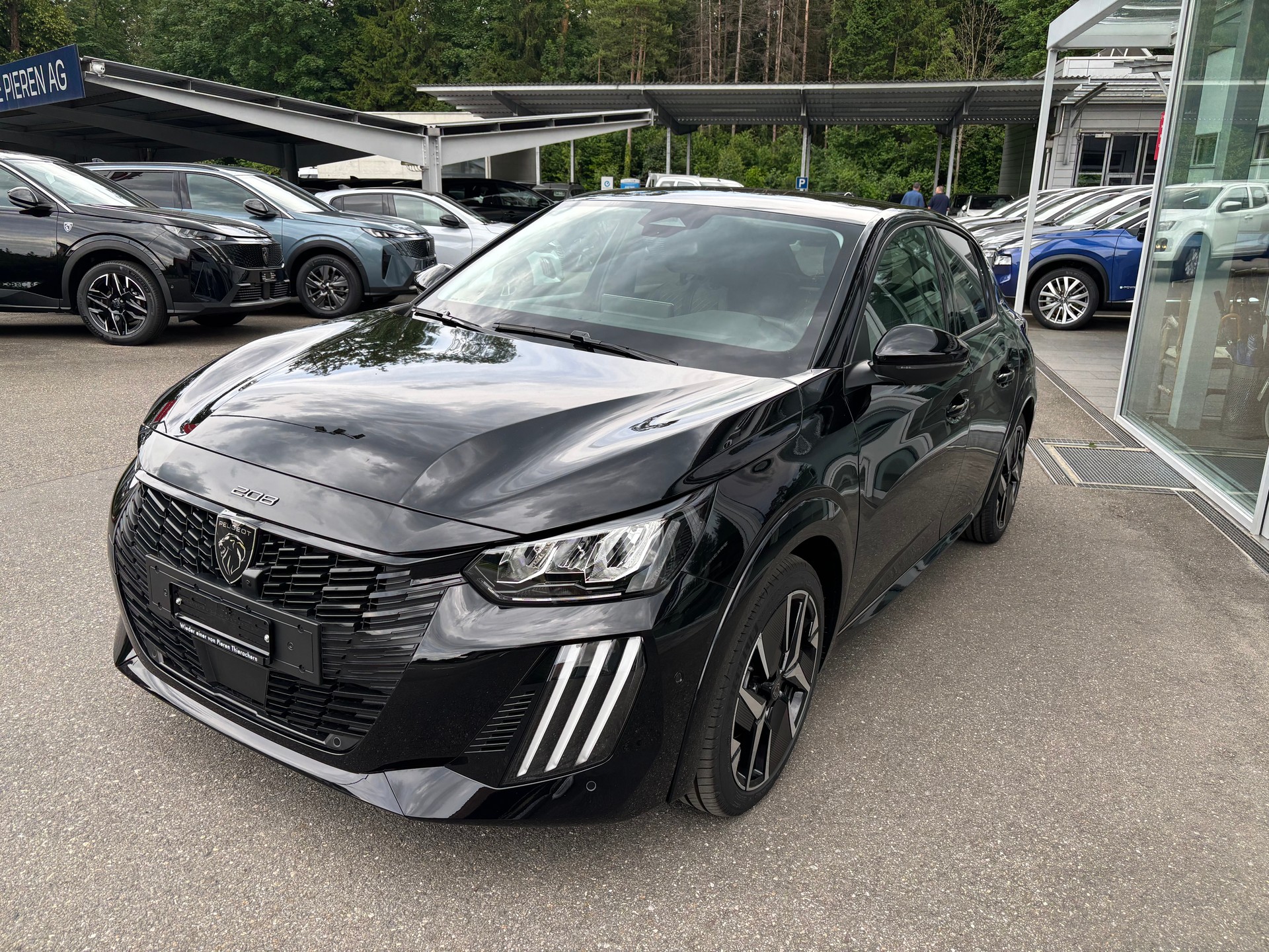 PEUGEOT 208 1.2 MHEV 110 Allure-image-1