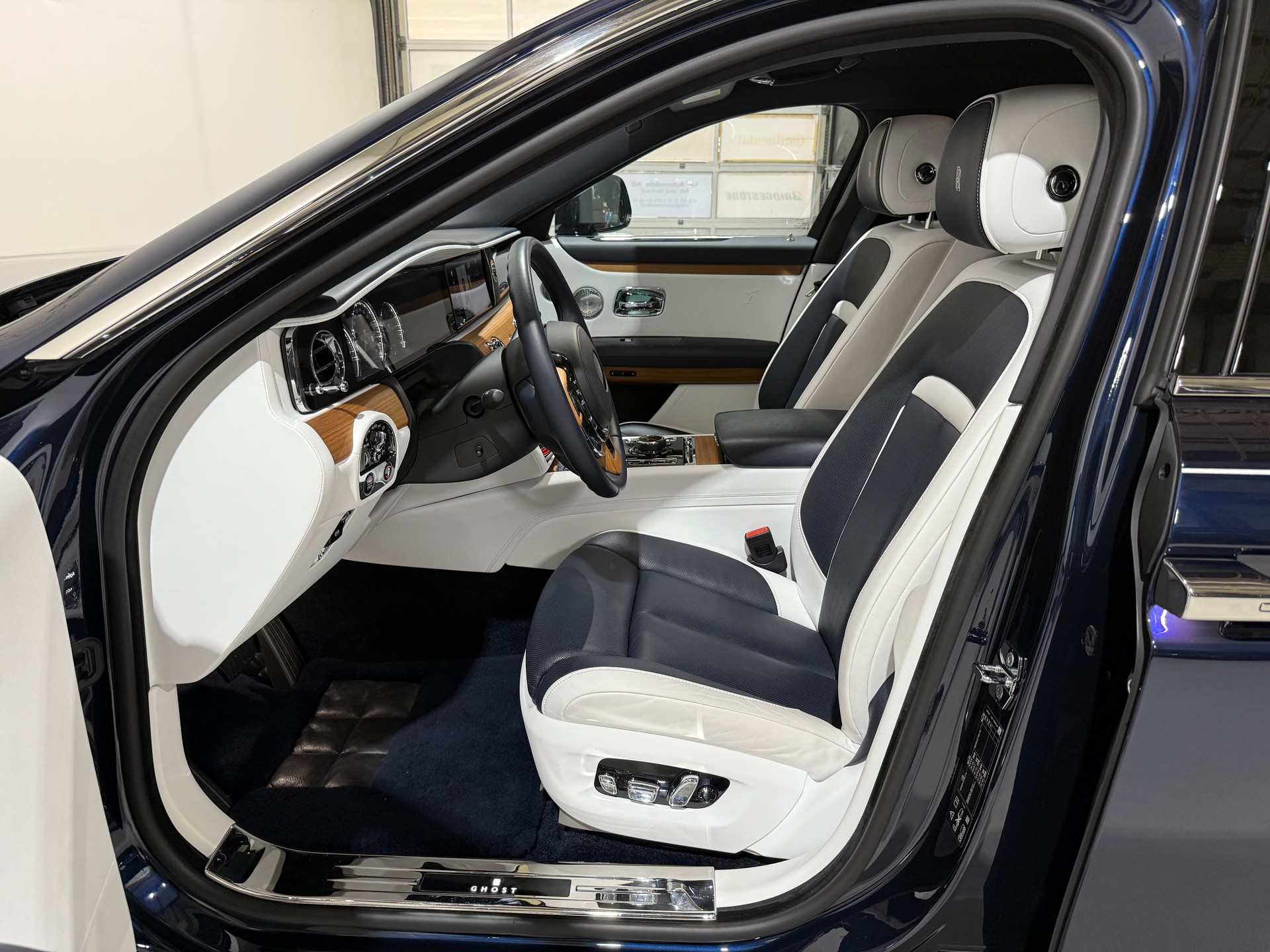 ROLLS-ROYCE Ghost II 6.75 V12 CH Fahrzeug-image-13