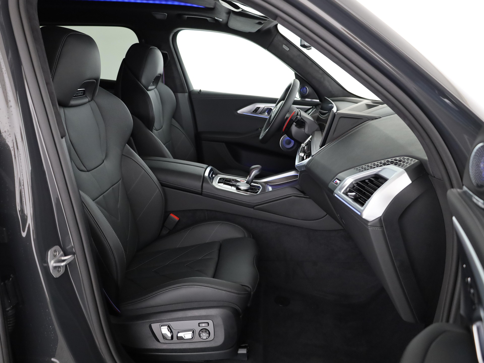 BMW XM Label Plug-in Hybrid-image-15