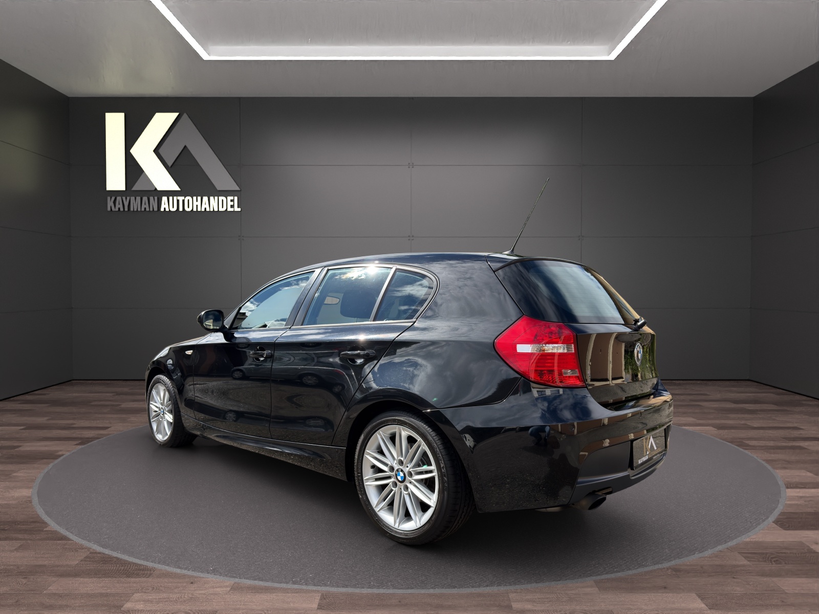 BMW 116i Dynamic Edition | M-Paket | Frisch Ab MFK 11.06.2026 | Garantie-image-2