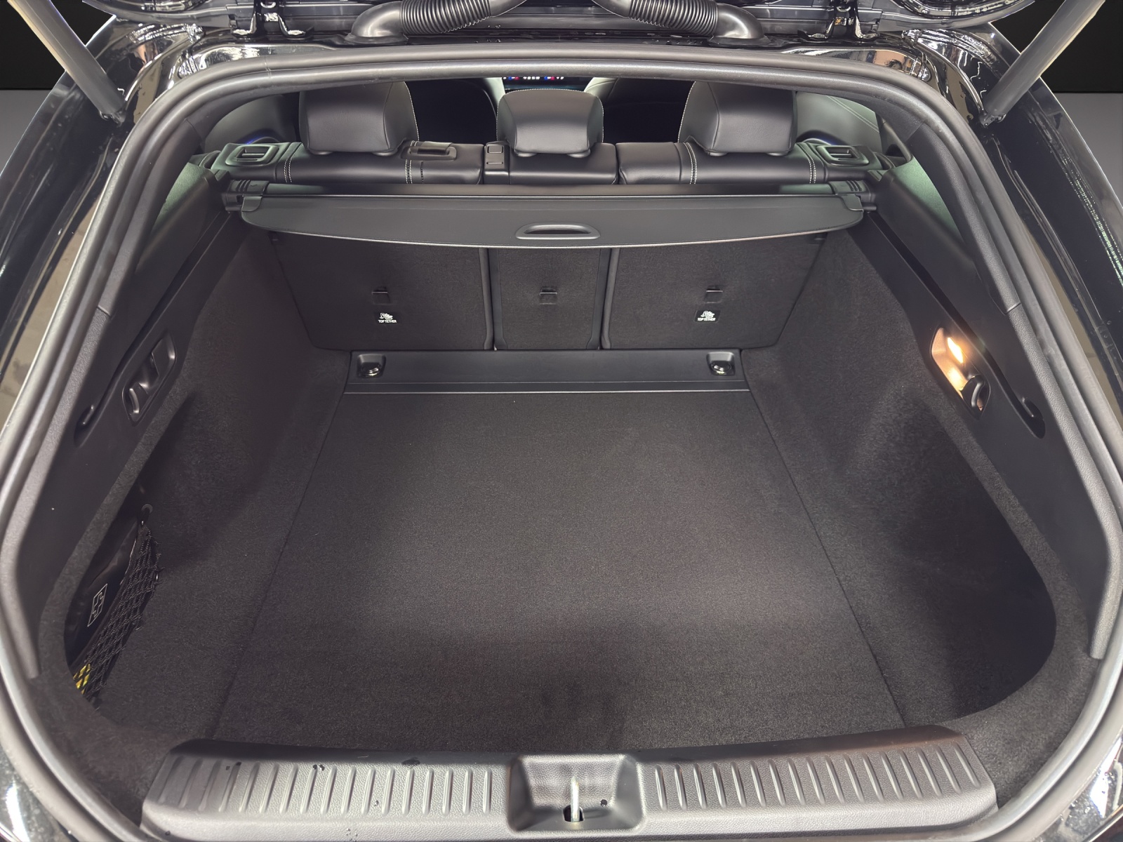 MERCEDES-BENZ CLA 220 4MATIC Shooting Brake-image-8