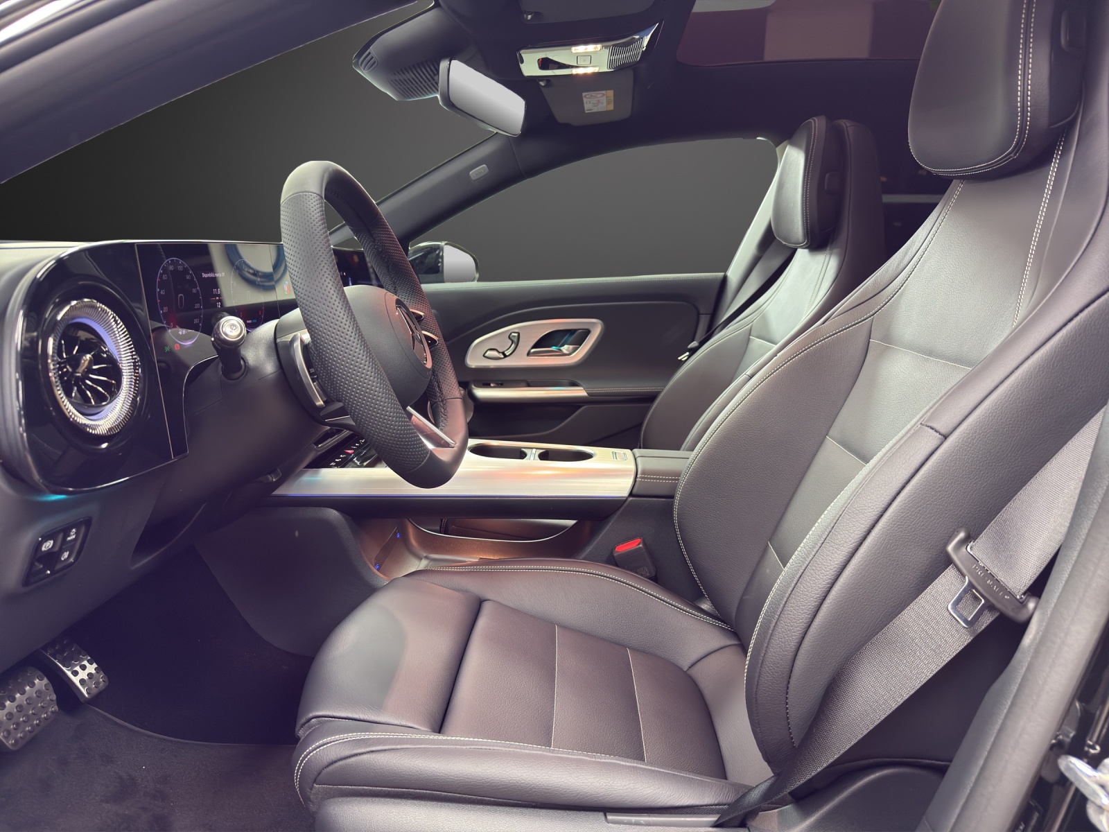 MERCEDES-BENZ CLA 220 4MATIC Shooting Brake-image-9
