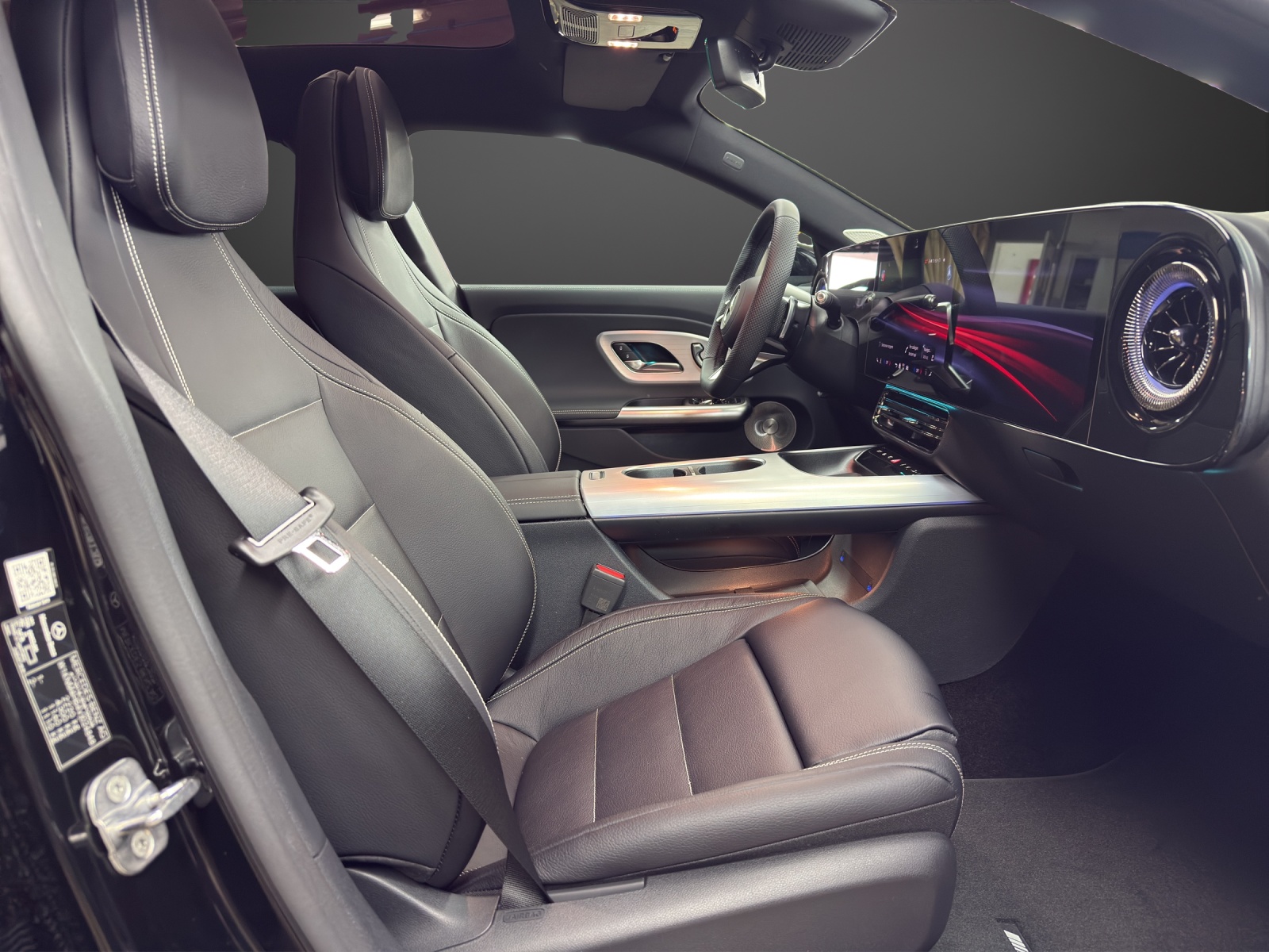 MERCEDES-BENZ CLA 220 4MATIC Shooting Brake-image-11