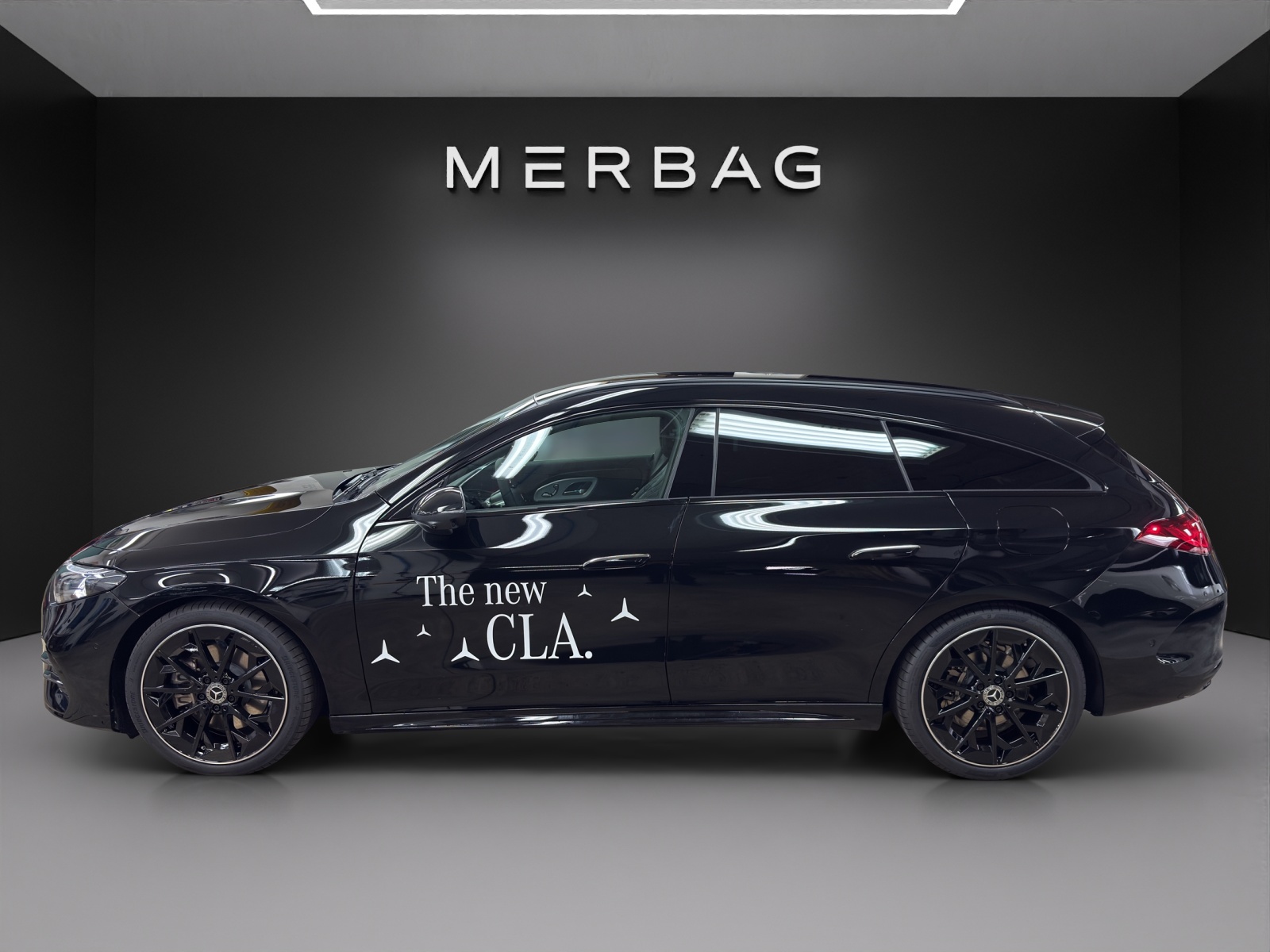 MERCEDES-BENZ CLA 220 4MATIC Shooting Brake-image-1