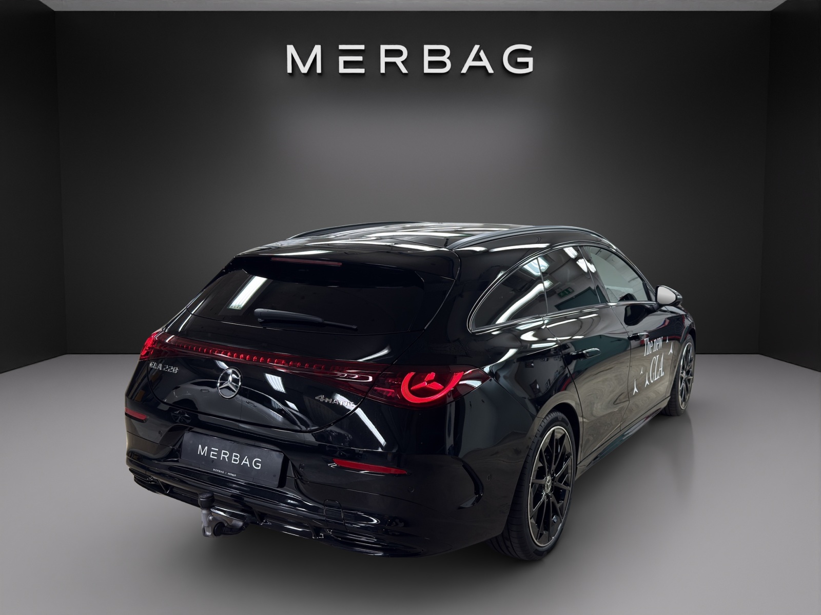 MERCEDES-BENZ CLA 220 4MATIC Shooting Brake-image-4