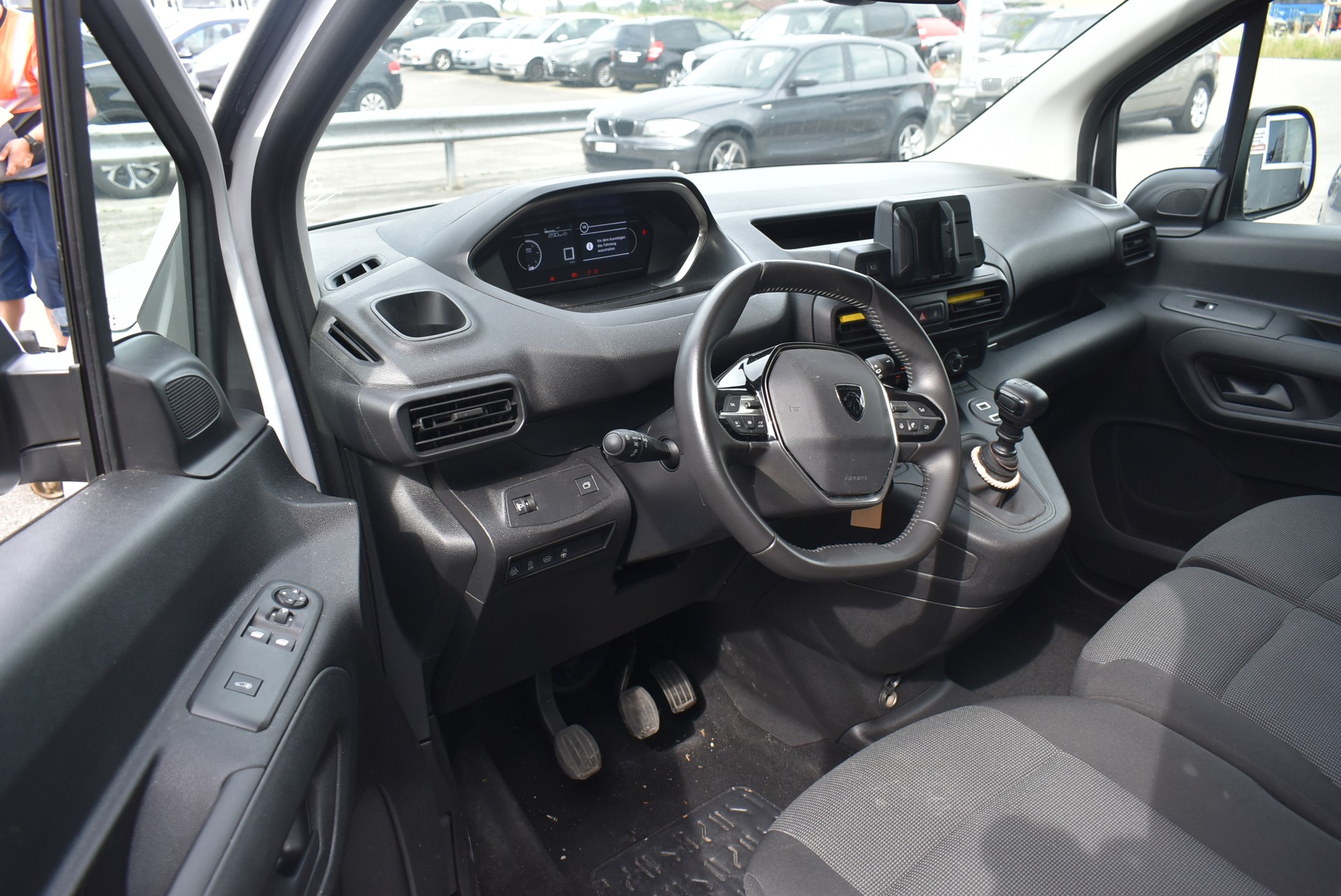 PEUGEOT Partner 1.5 Blue HDi Long Premium 1000kg-image-9