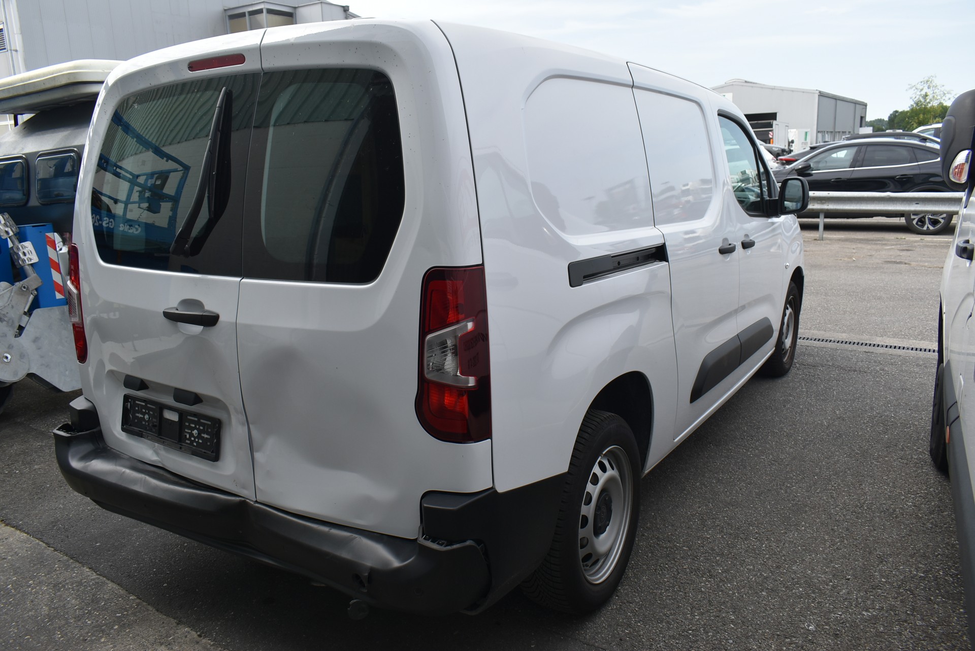 PEUGEOT Partner 1.5 Blue HDi Long Premium 1000kg-image-2