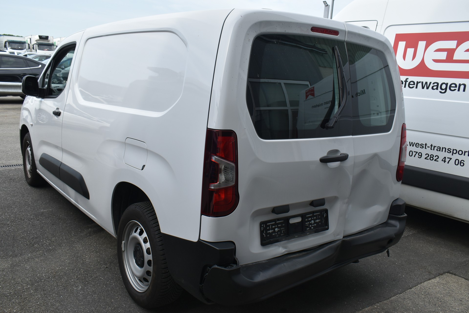 PEUGEOT Partner 1.5 Blue HDi Long Premium 1000kg-image-11