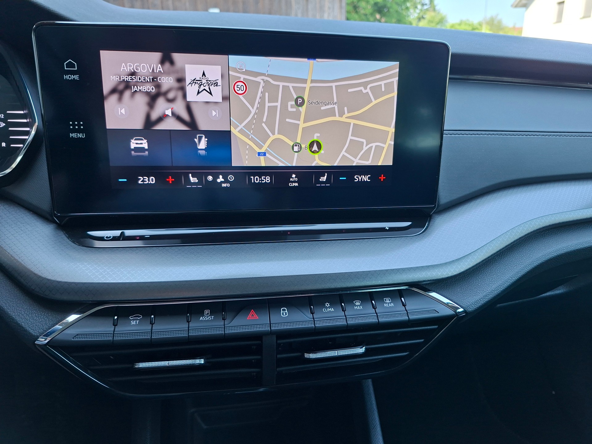 SKODA OCTAVIA Combi 2.0 TDI Ambition 4x4 DSG-image-8