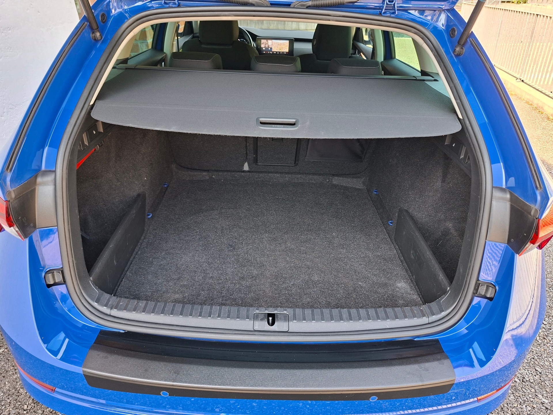 SKODA OCTAVIA Combi 2.0 TDI Ambition 4x4 DSG-image-4
