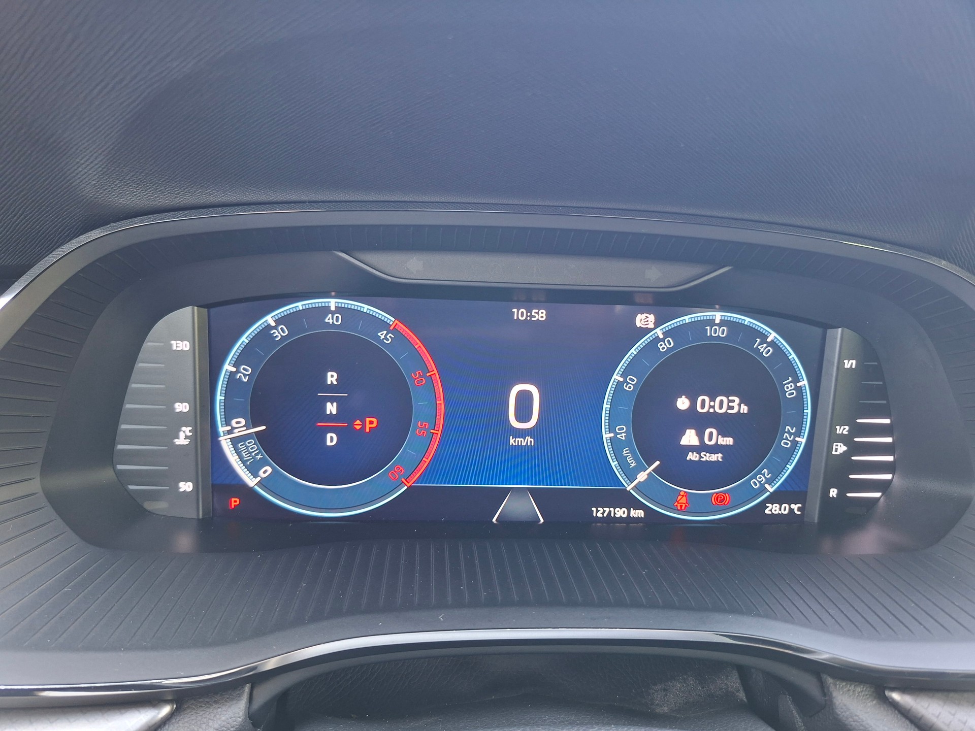 SKODA OCTAVIA Combi 2.0 TDI Ambition 4x4 DSG-image-9