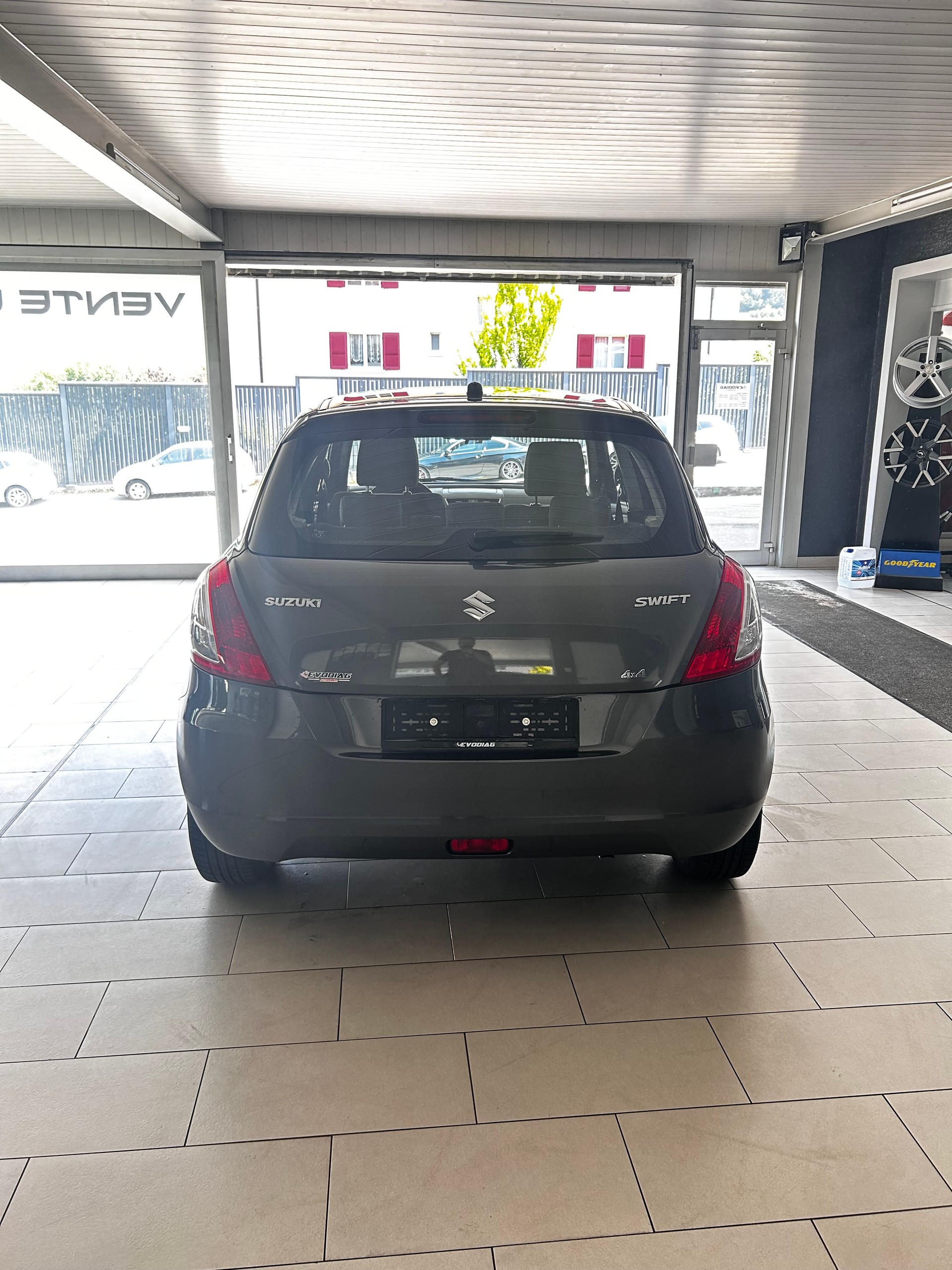 SUZUKI Swift 1.2i 16V GL Top 4x4-image-5