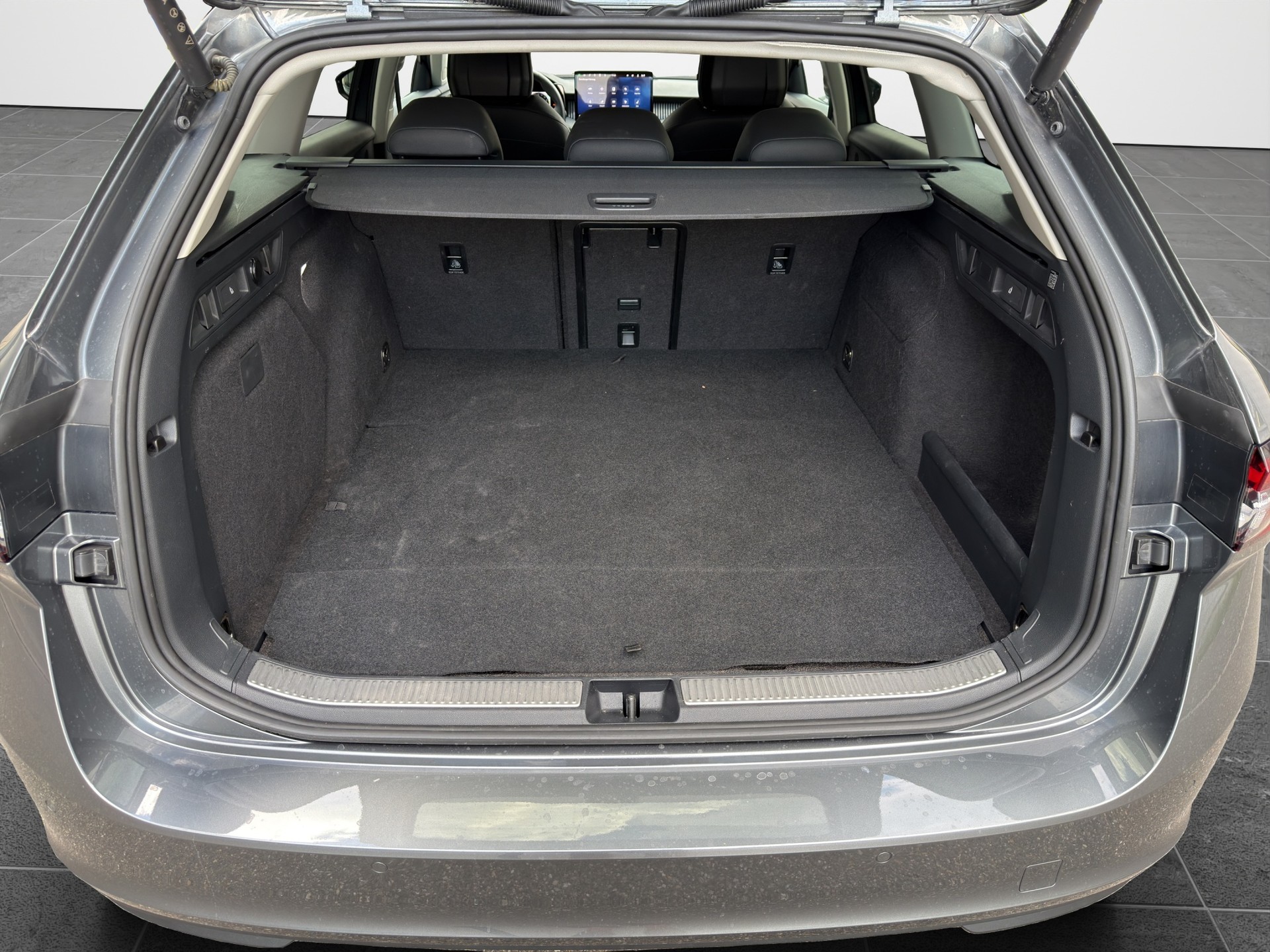 SKODA Superb Combi 1.5 TSI PHEV Selection DSG-image-30