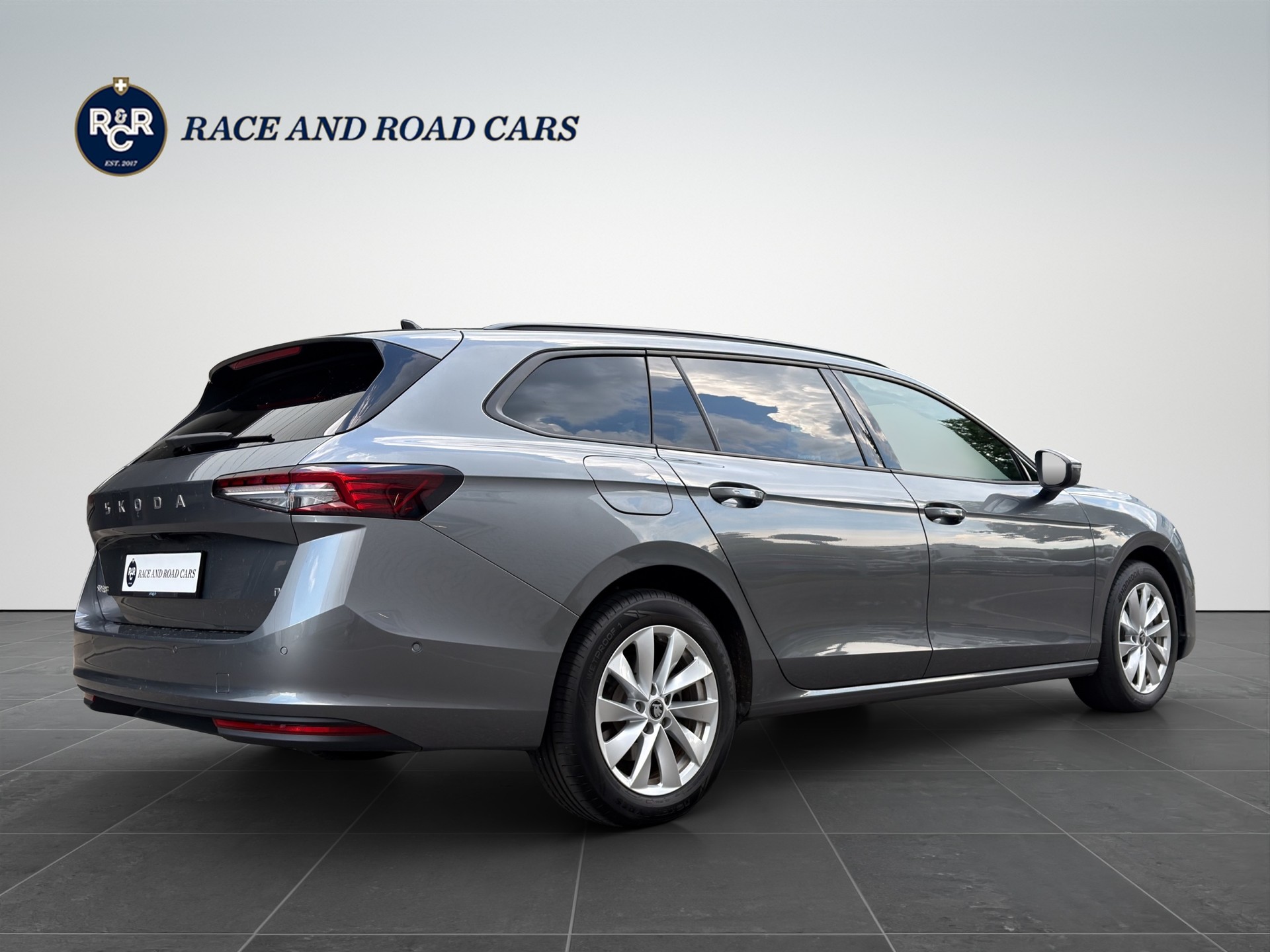SKODA Superb Combi 1.5 TSI PHEV Selection DSG-image-4
