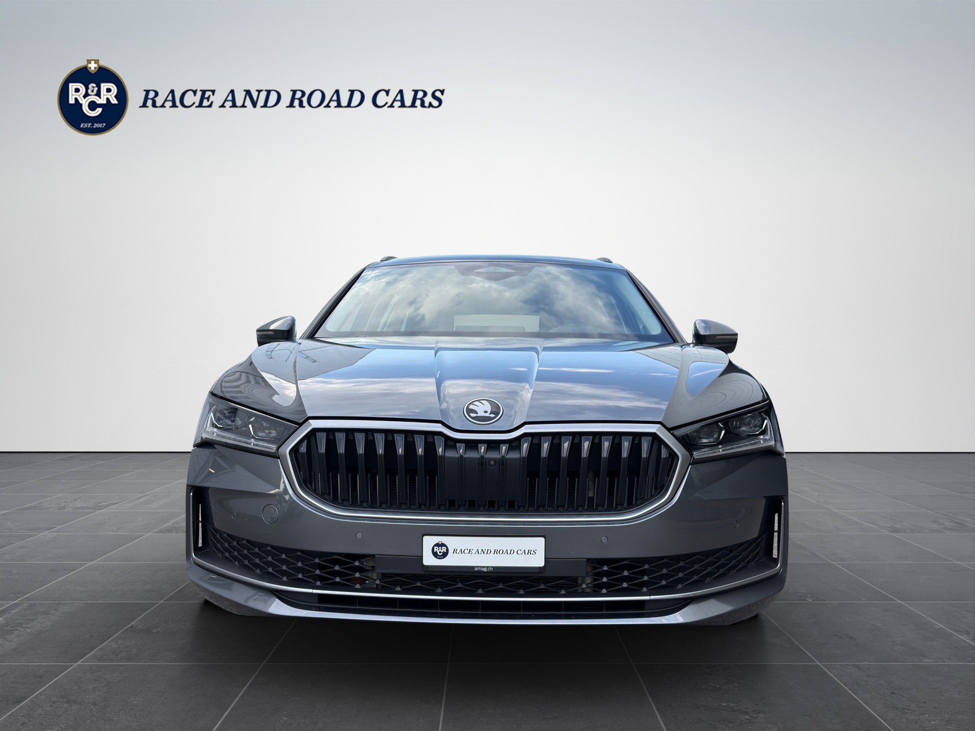 SKODA Superb Combi 1.5 TSI PHEV Selection DSG-image-1