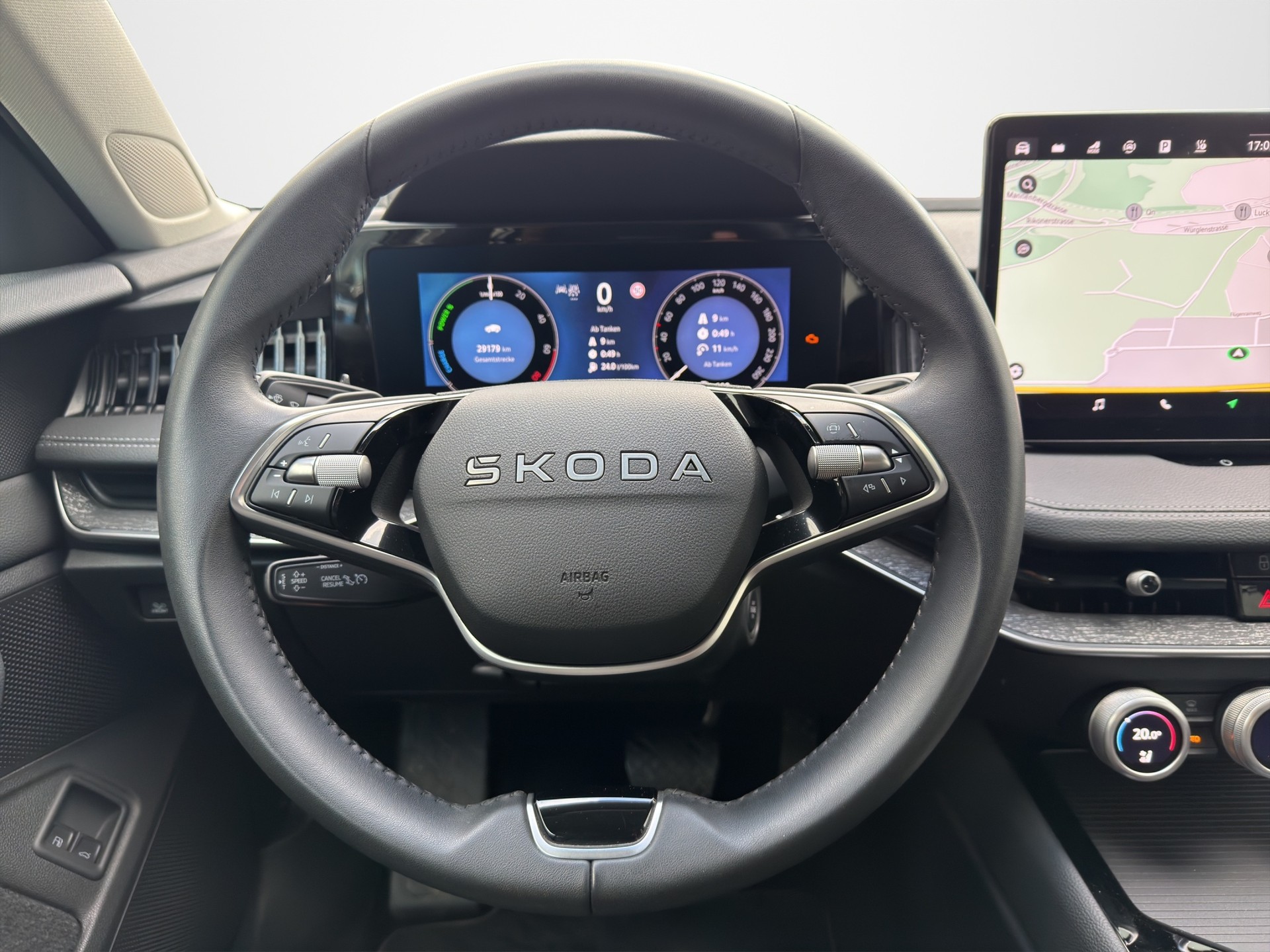 SKODA Superb Combi 1.5 TSI PHEV Selection DSG-image-15