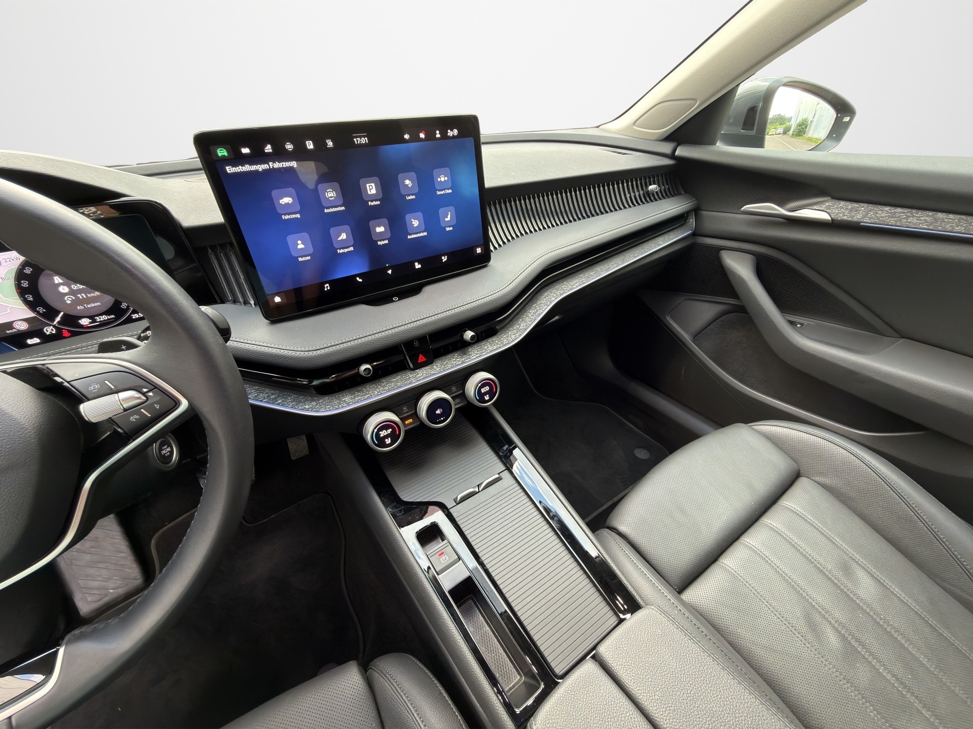 SKODA Superb Combi 1.5 TSI PHEV Selection DSG-image-19