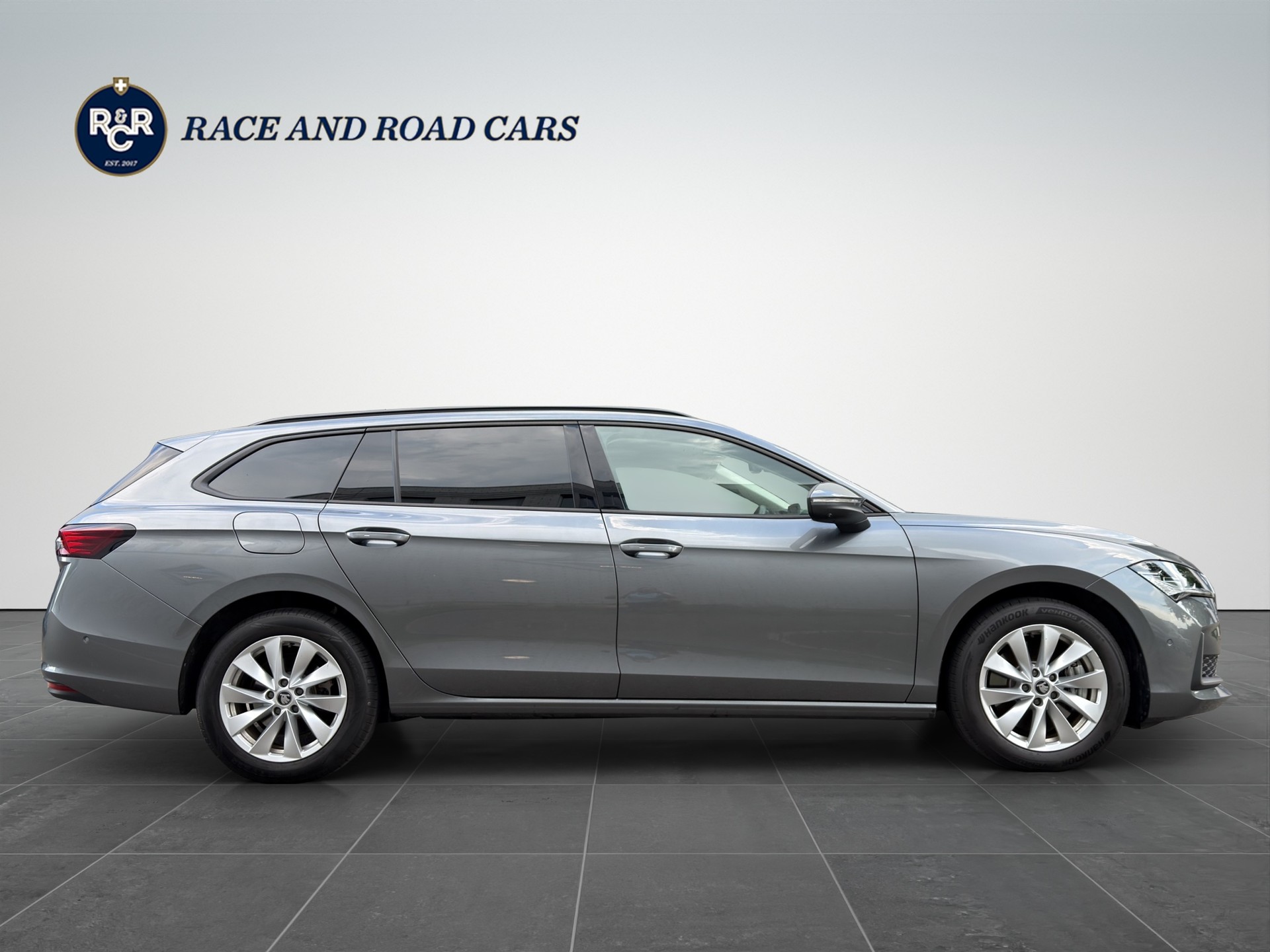 SKODA Superb Combi 1.5 TSI PHEV Selection DSG-image-3