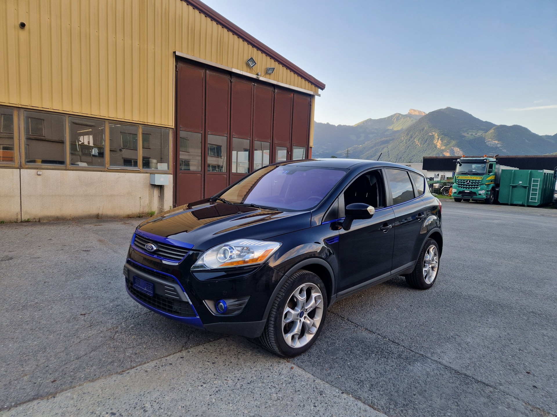 FORD Kuga 2.5 Turbo Carving 4WD-image-0