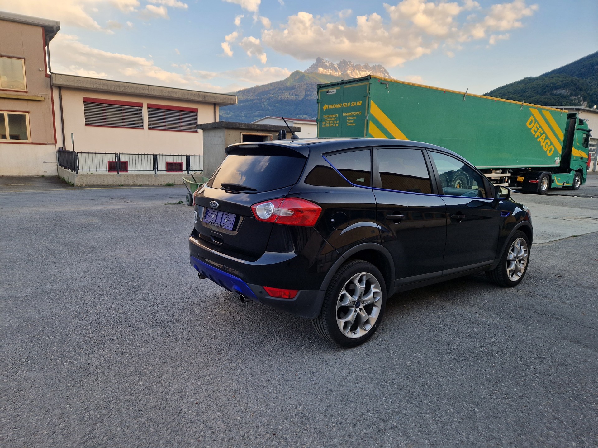 FORD Kuga 2.5 Turbo Carving 4WD-image-3