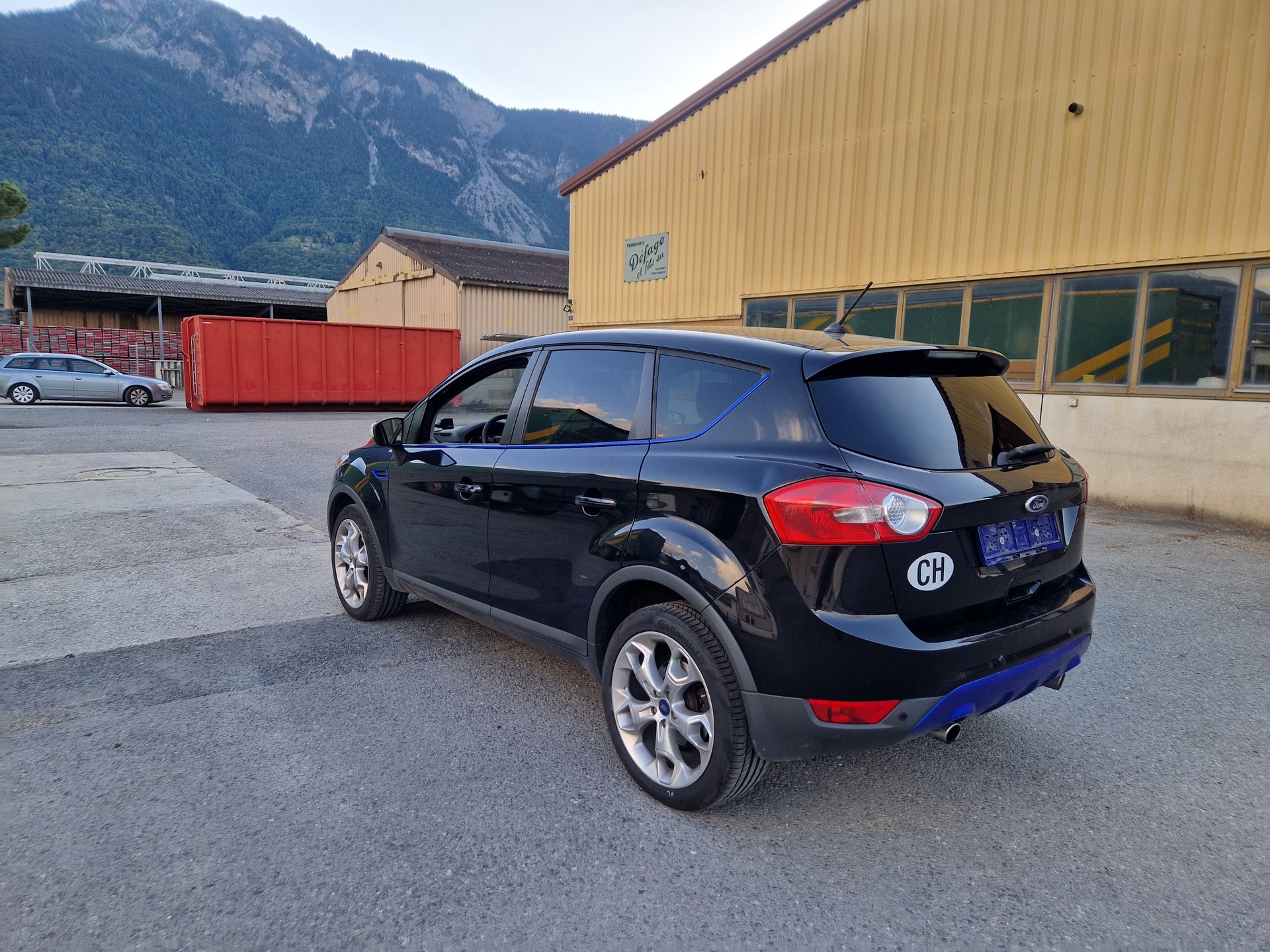 FORD Kuga 2.5 Turbo Carving 4WD-image-5