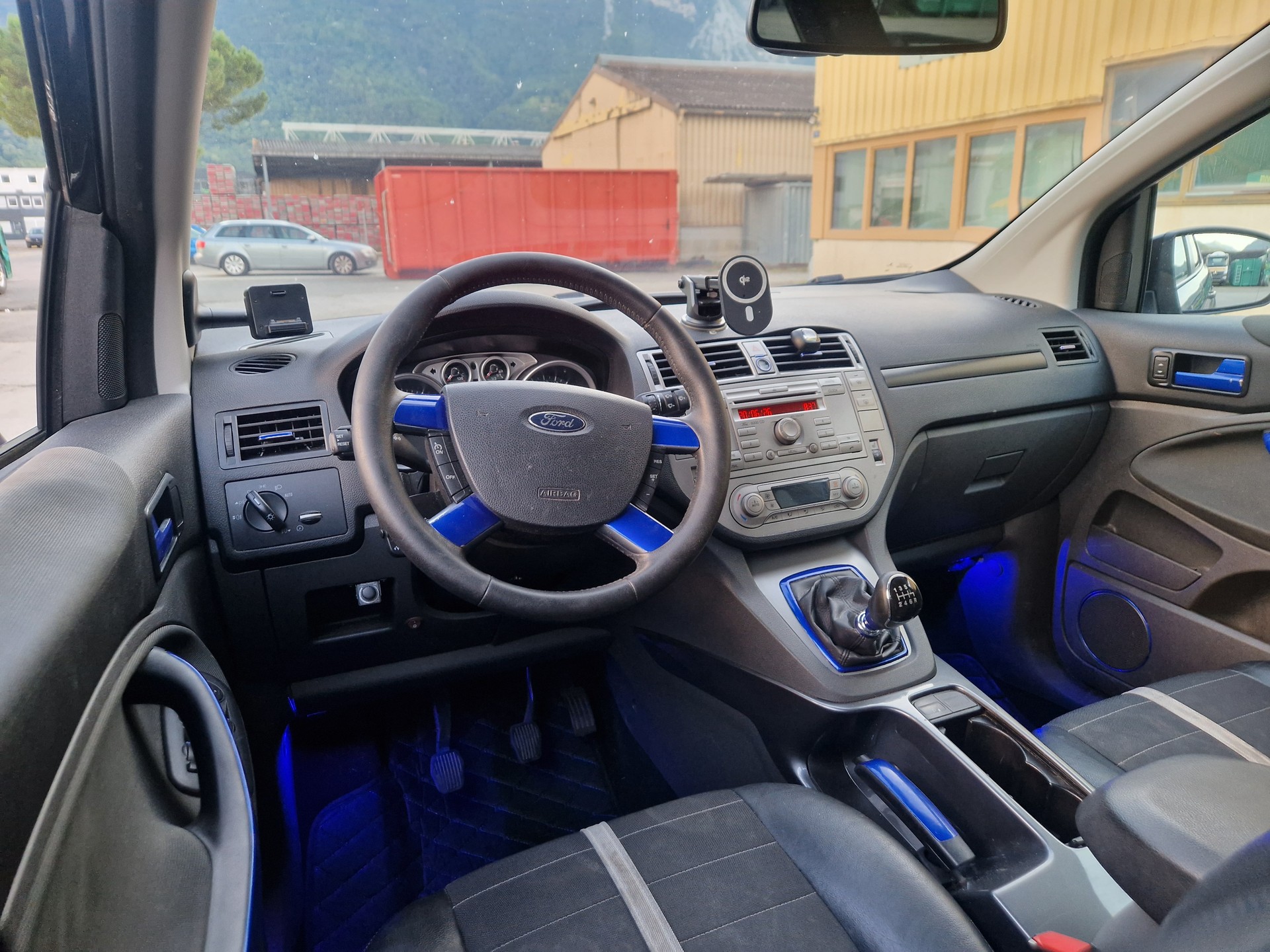 FORD Kuga 2.5 Turbo Carving 4WD-image-7