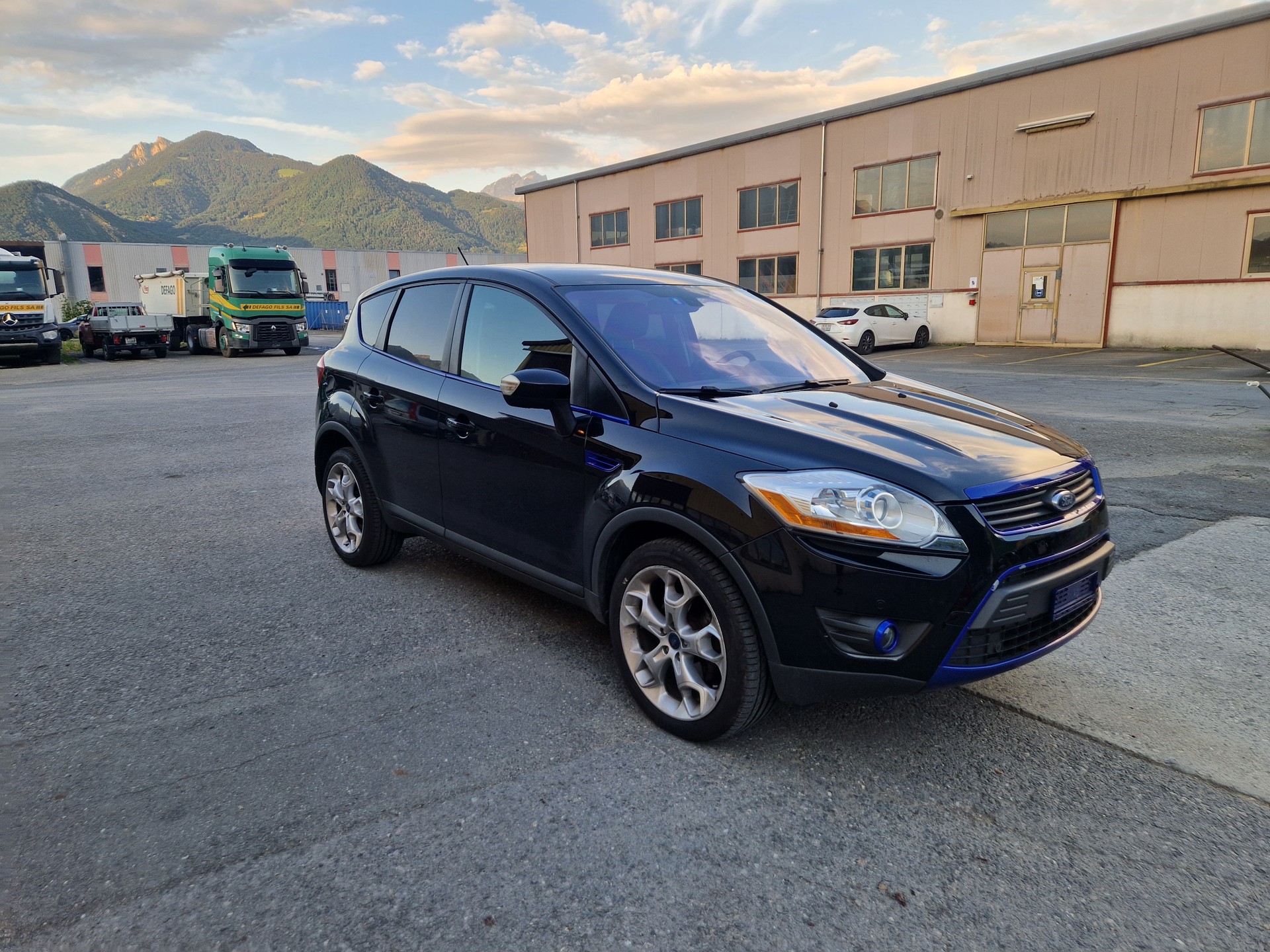 FORD Kuga 2.5 Turbo Carving 4WD-image-2