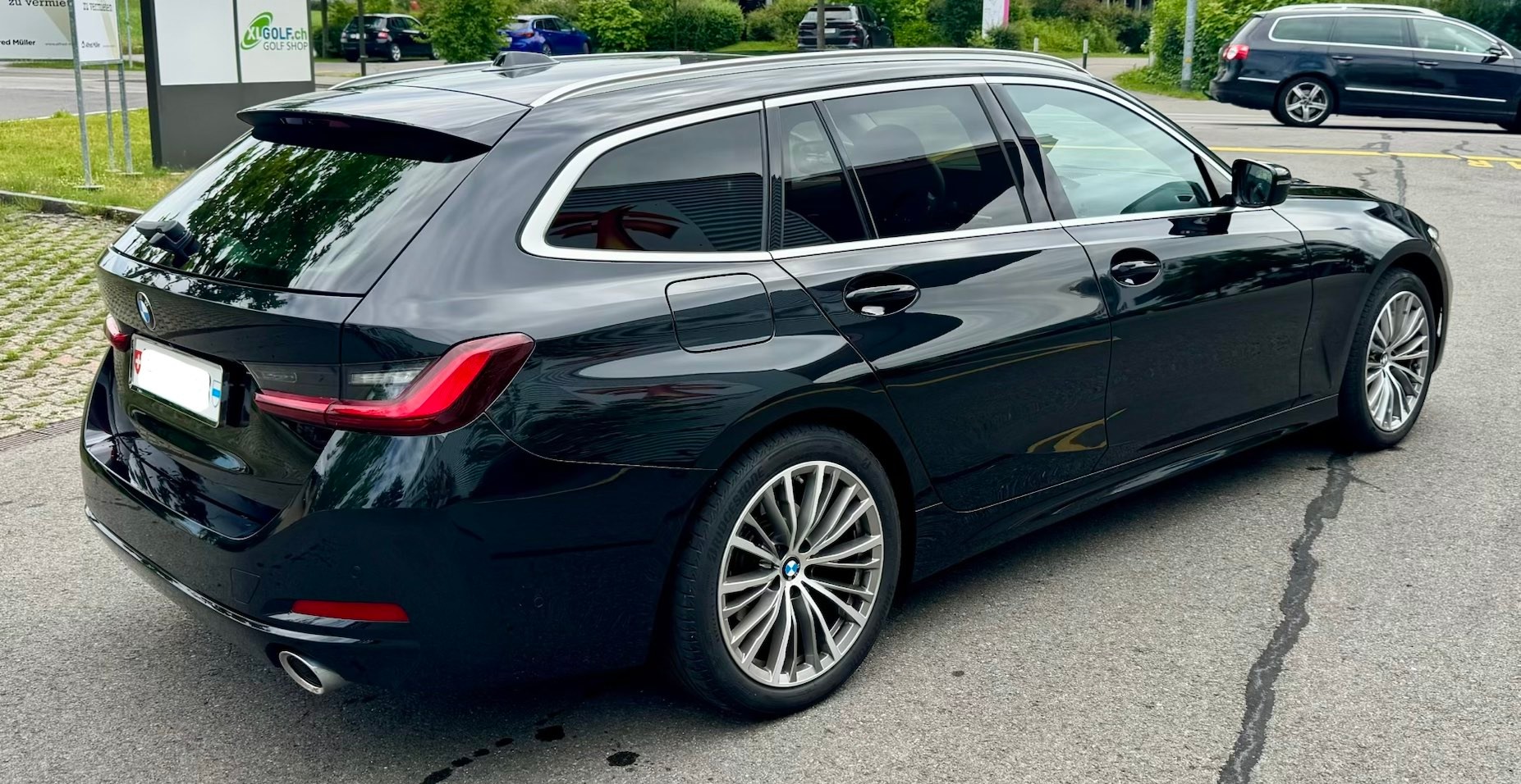 BMW xDrive Touring | Panoramadach | Leder | 8-fach bereift | Facelift | Top Zustand-image-2
