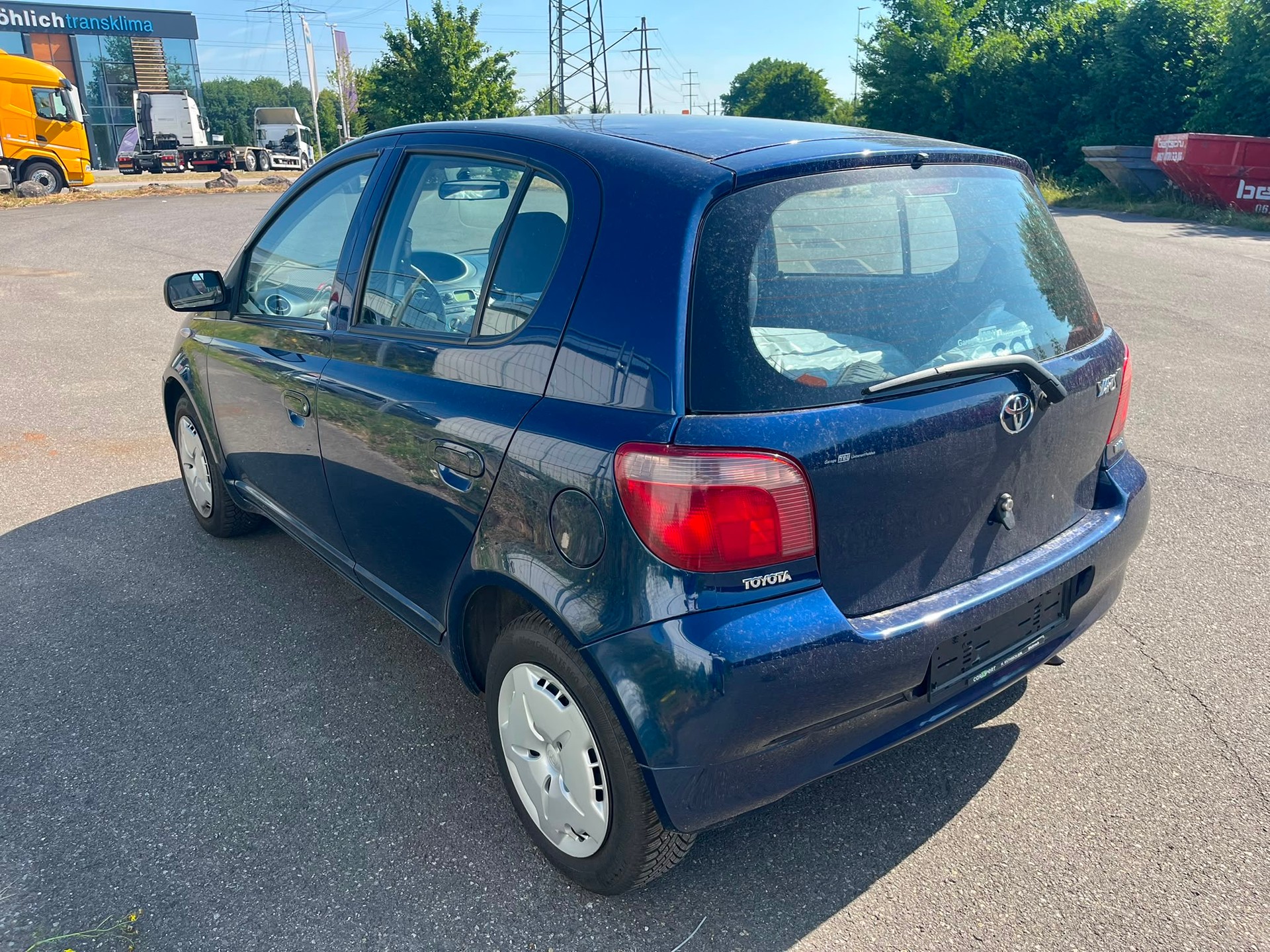 TOYOTA Yaris 1.3 Linea Luna-image-3