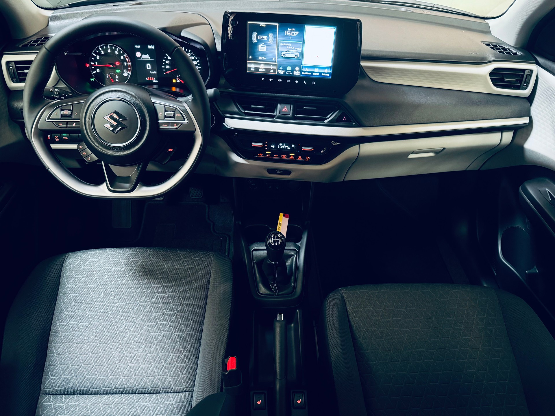SUZUKI Swift 1.2 Compact+ Hybrid 4x4-image-13