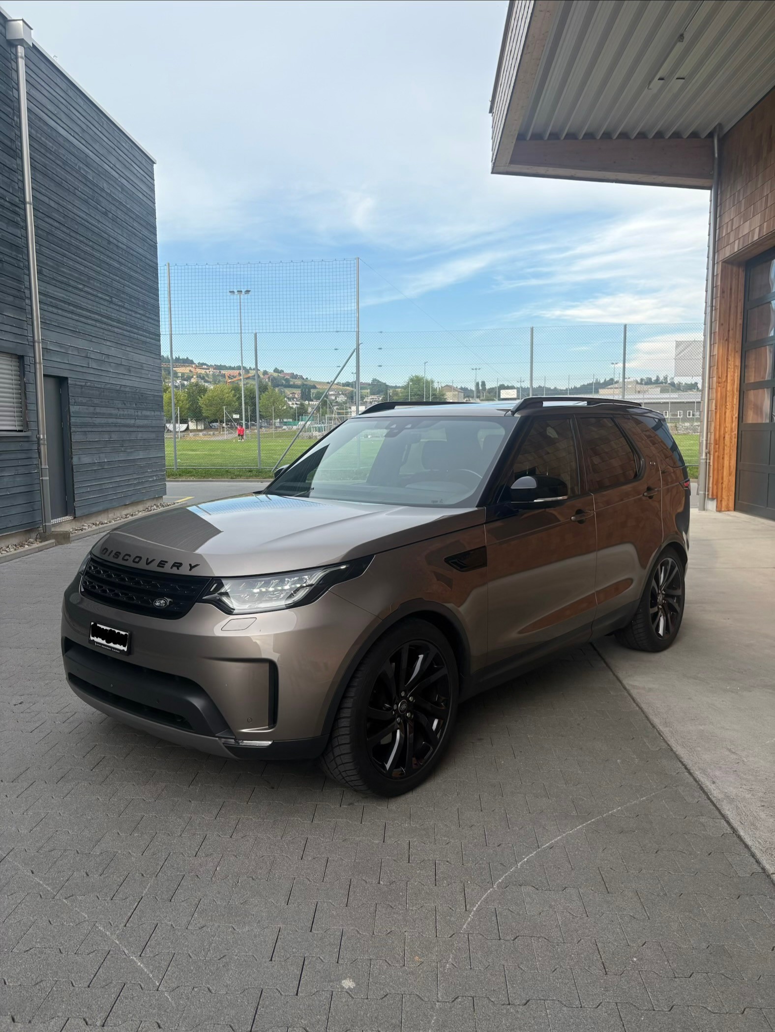 LAND ROVER 2.0 SD4 HSE-image-1