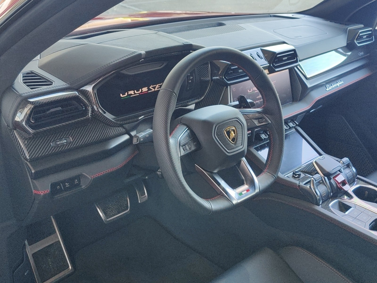 LAMBORGHINI Urus 4.0 SE-image-12
