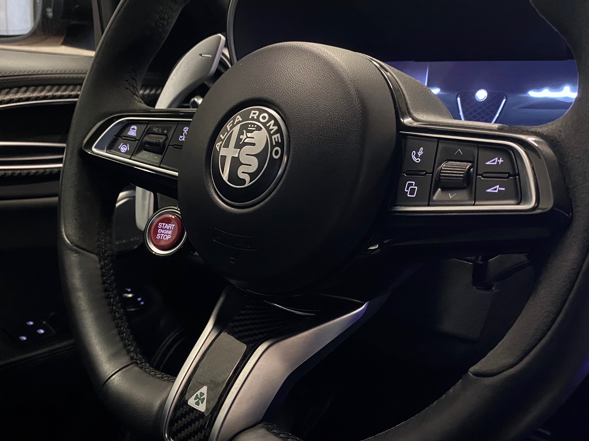ALFA ROMEO Giulia*2.9 V6*Quadrifoglio*-image-8