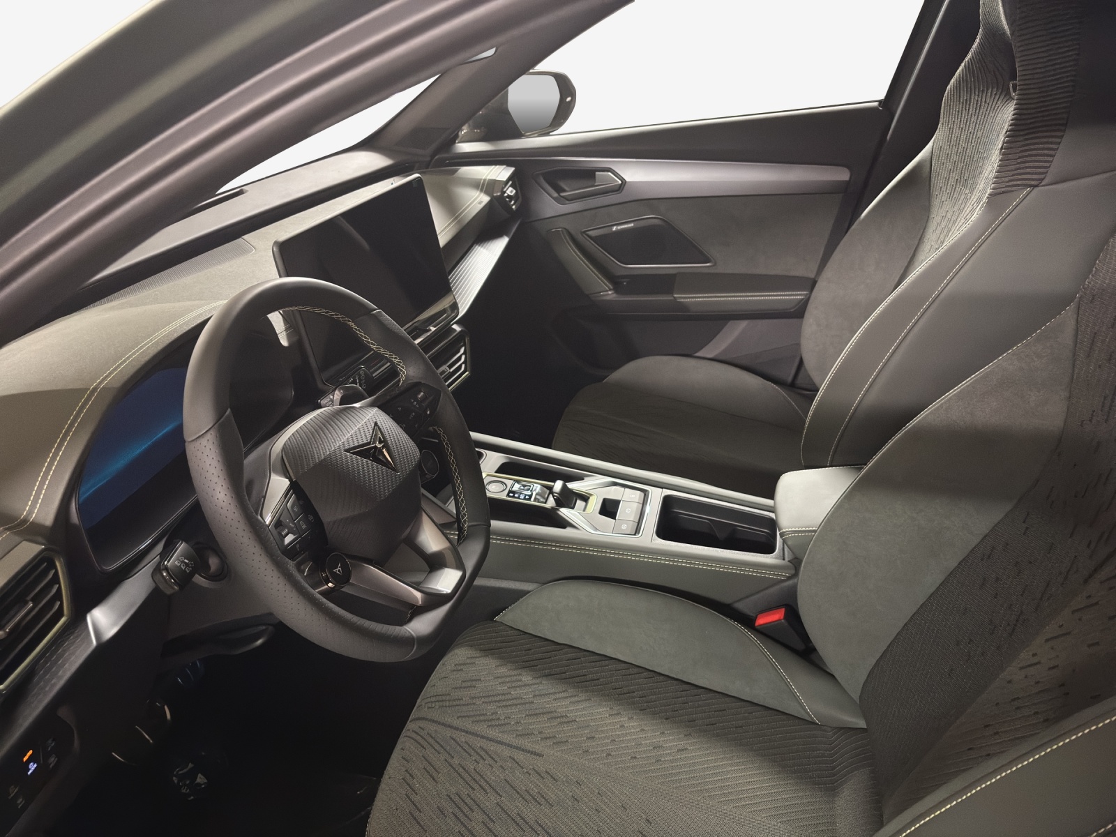CUPRA Formentor 1.5 TSI DSG-image-7