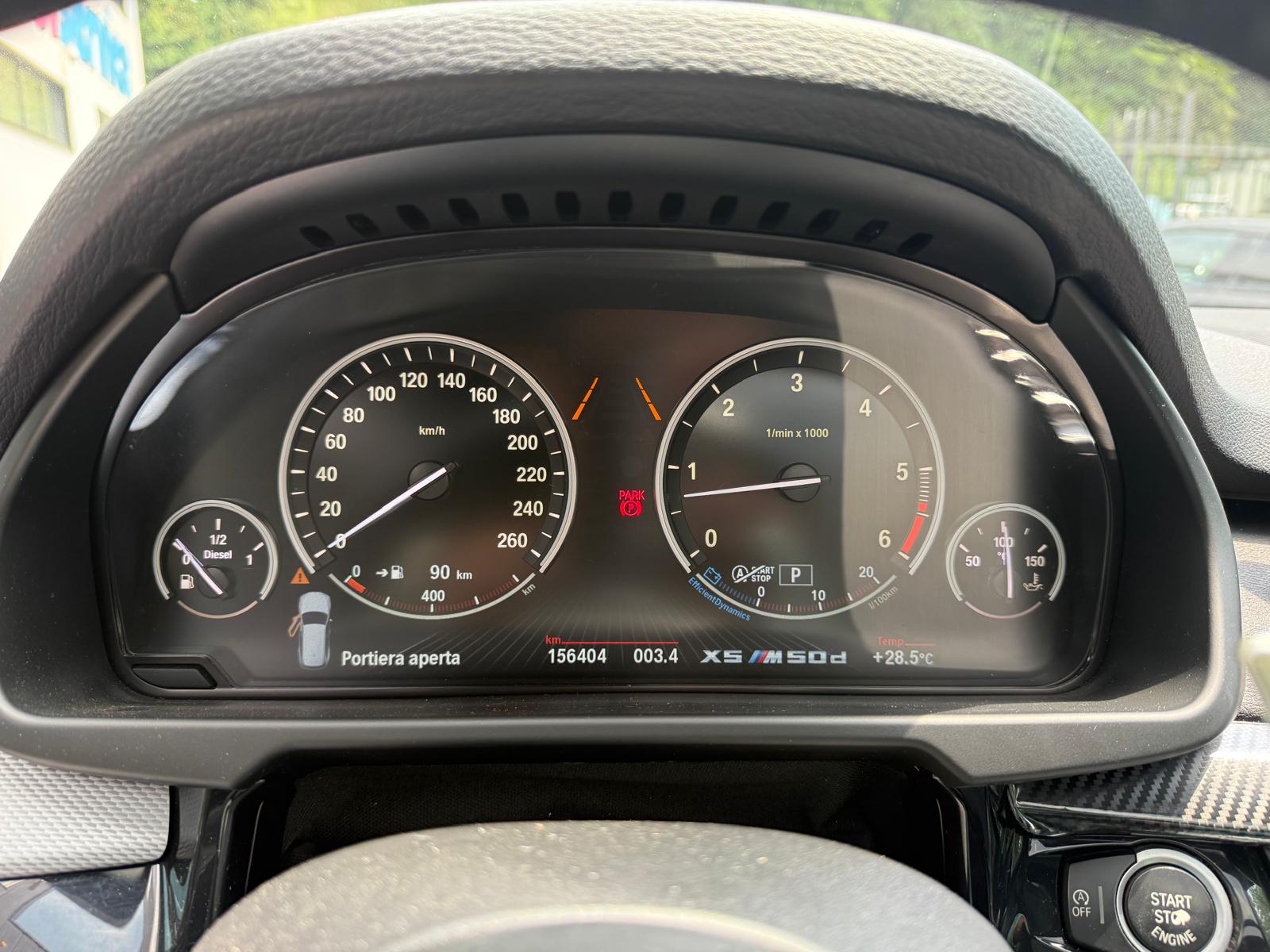 BMW X5 xDrive M50d Steptronic-image-12