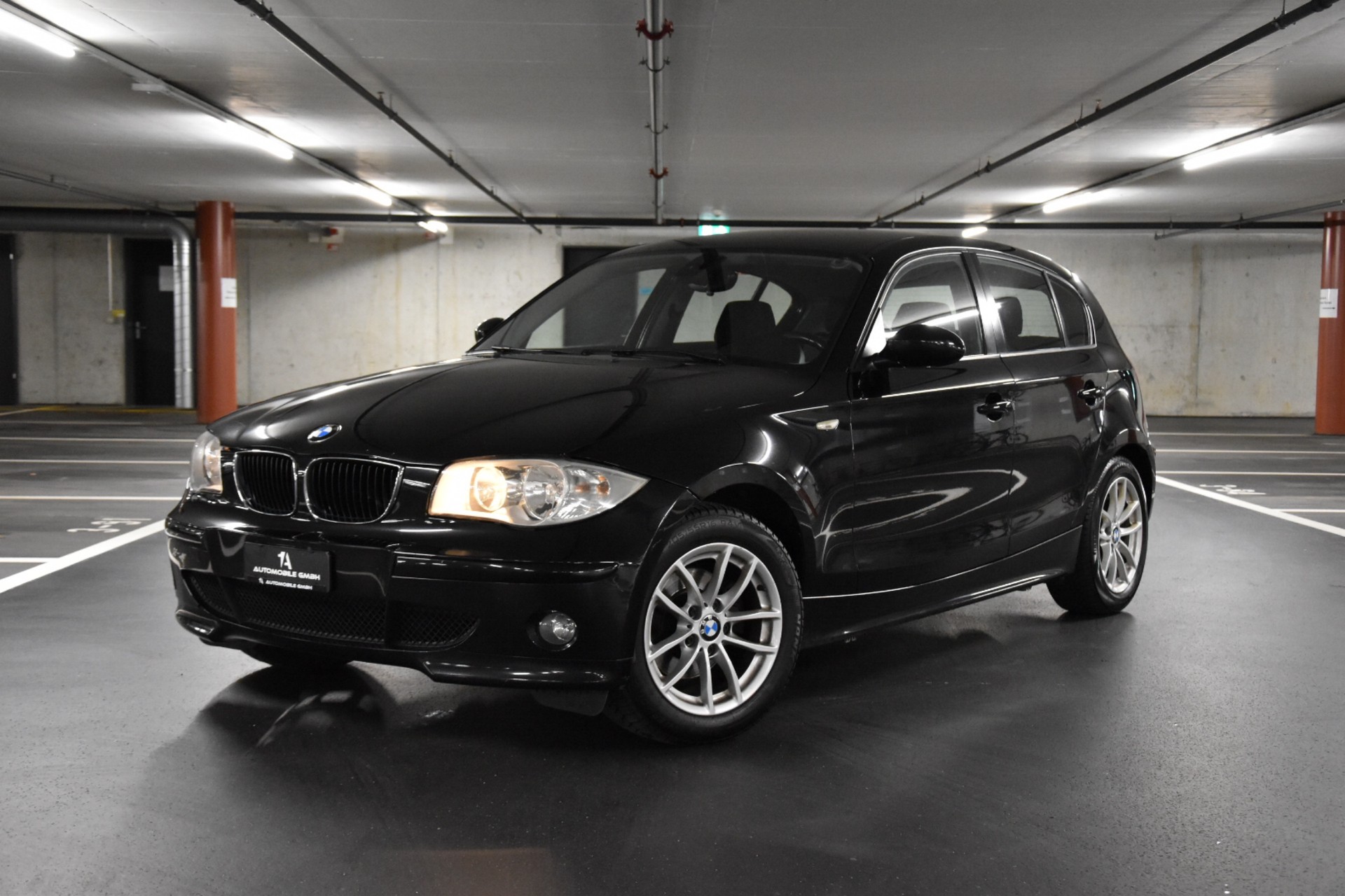 BMW 120i-image-0