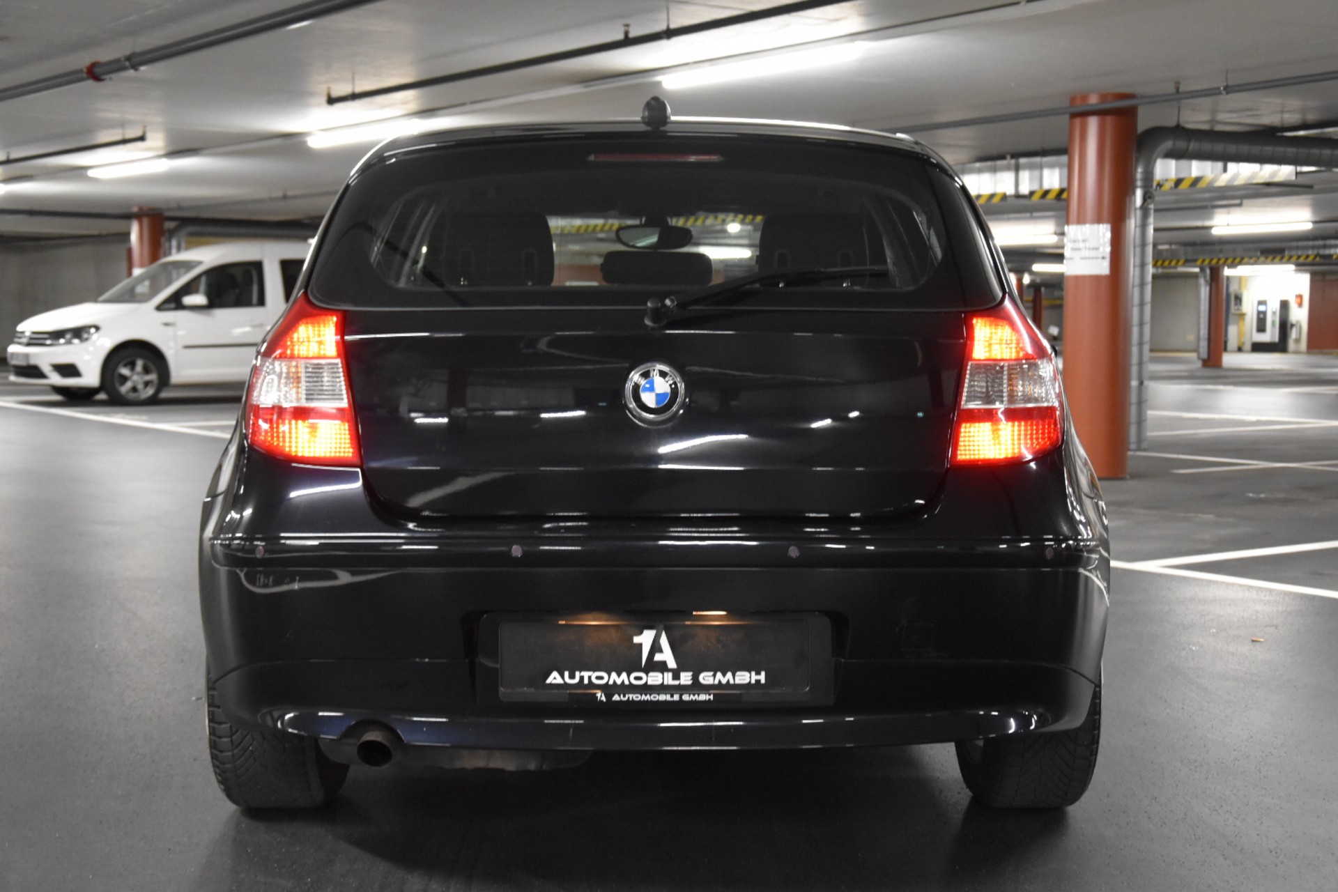 BMW 120i-image-4