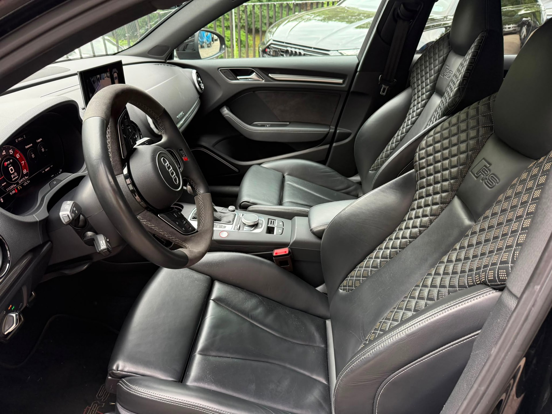 AUDI RS3 Sportback 2.5 TSI quattro S-tronic-image-9