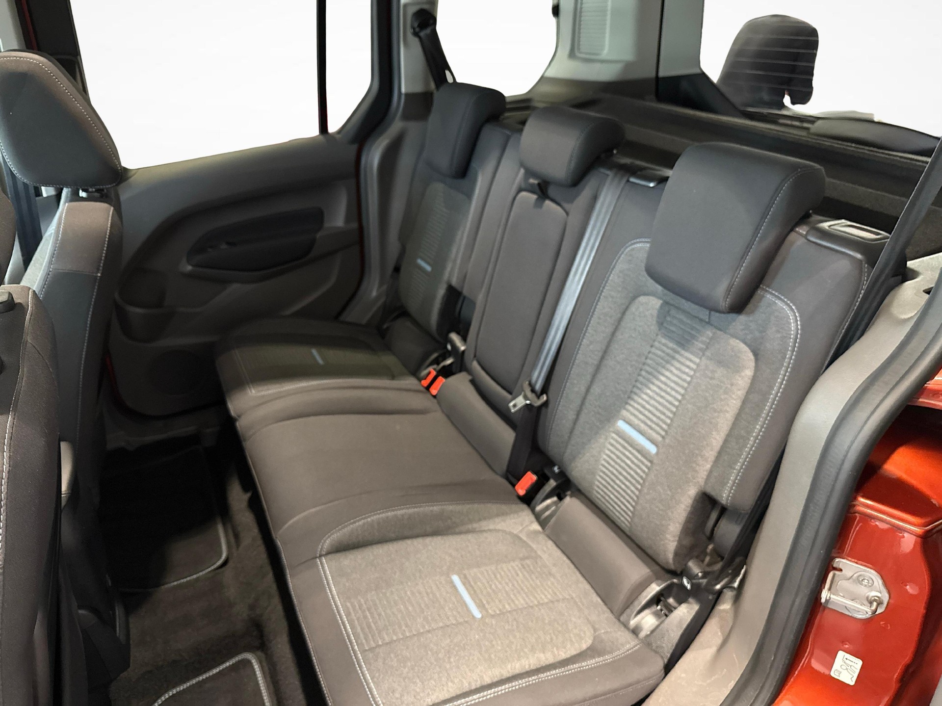 FORD Tourneo Connect 1.5 EcoBlue 120 Active-image-10